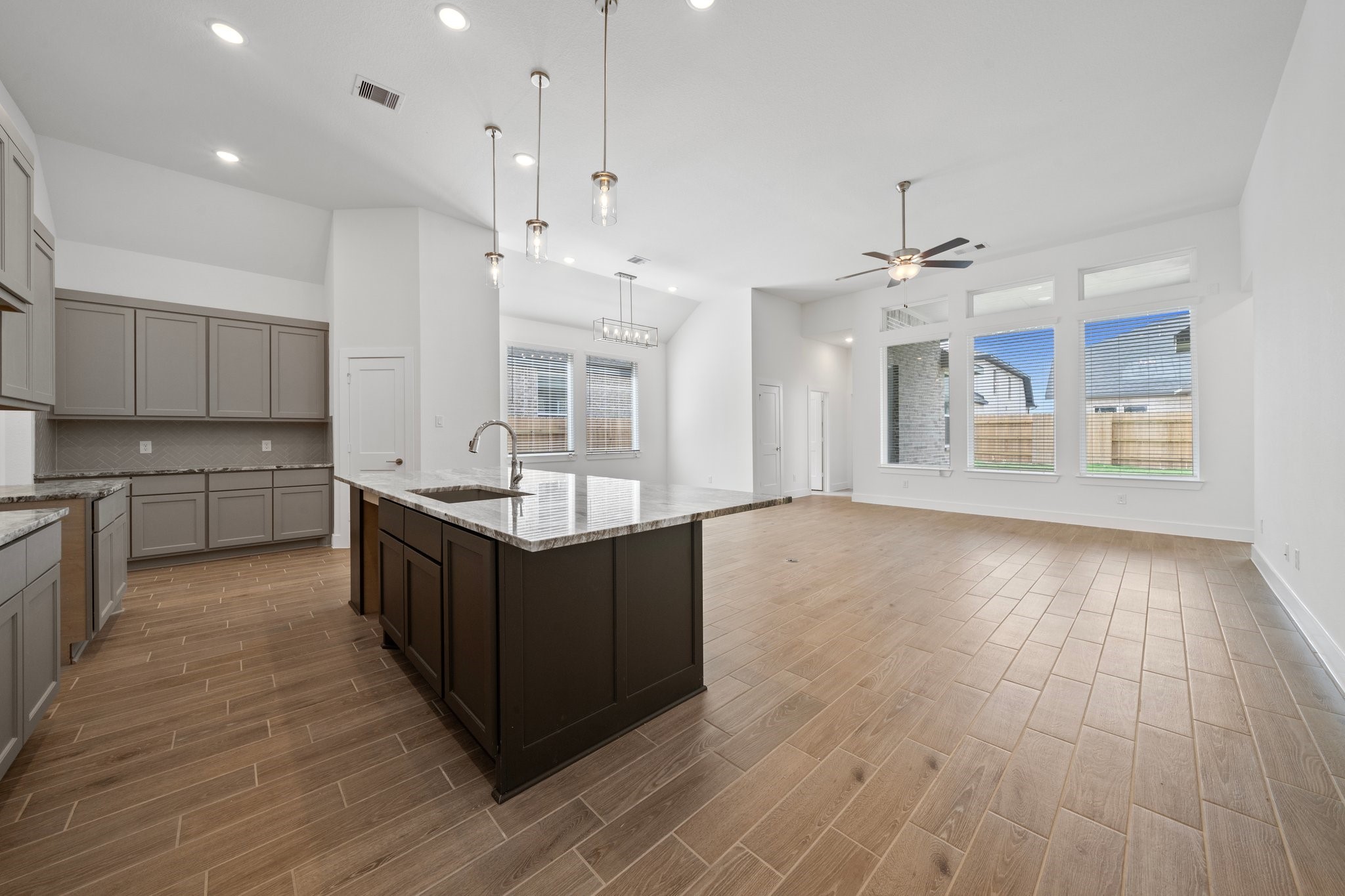 7410 Rustic Harvest Drive Property Photo 7