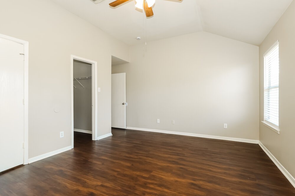 16207 Imperial Forest Lane Property Photo 9