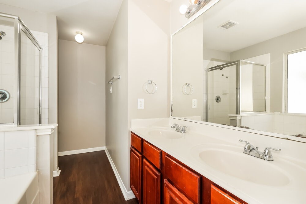 16207 Imperial Forest Lane Property Photo 10