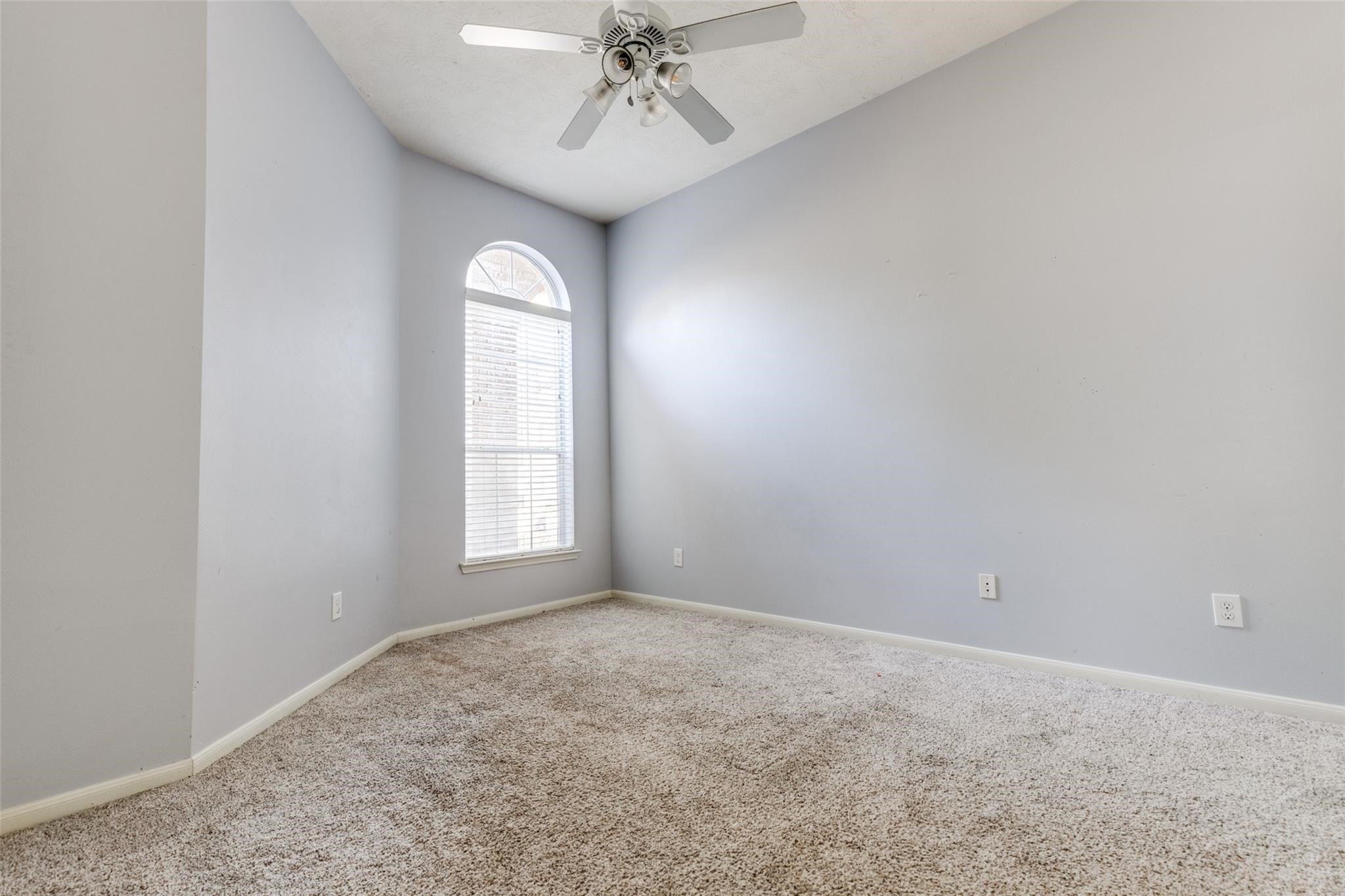 24915 Garnet Shadow Lane Property Photo 3