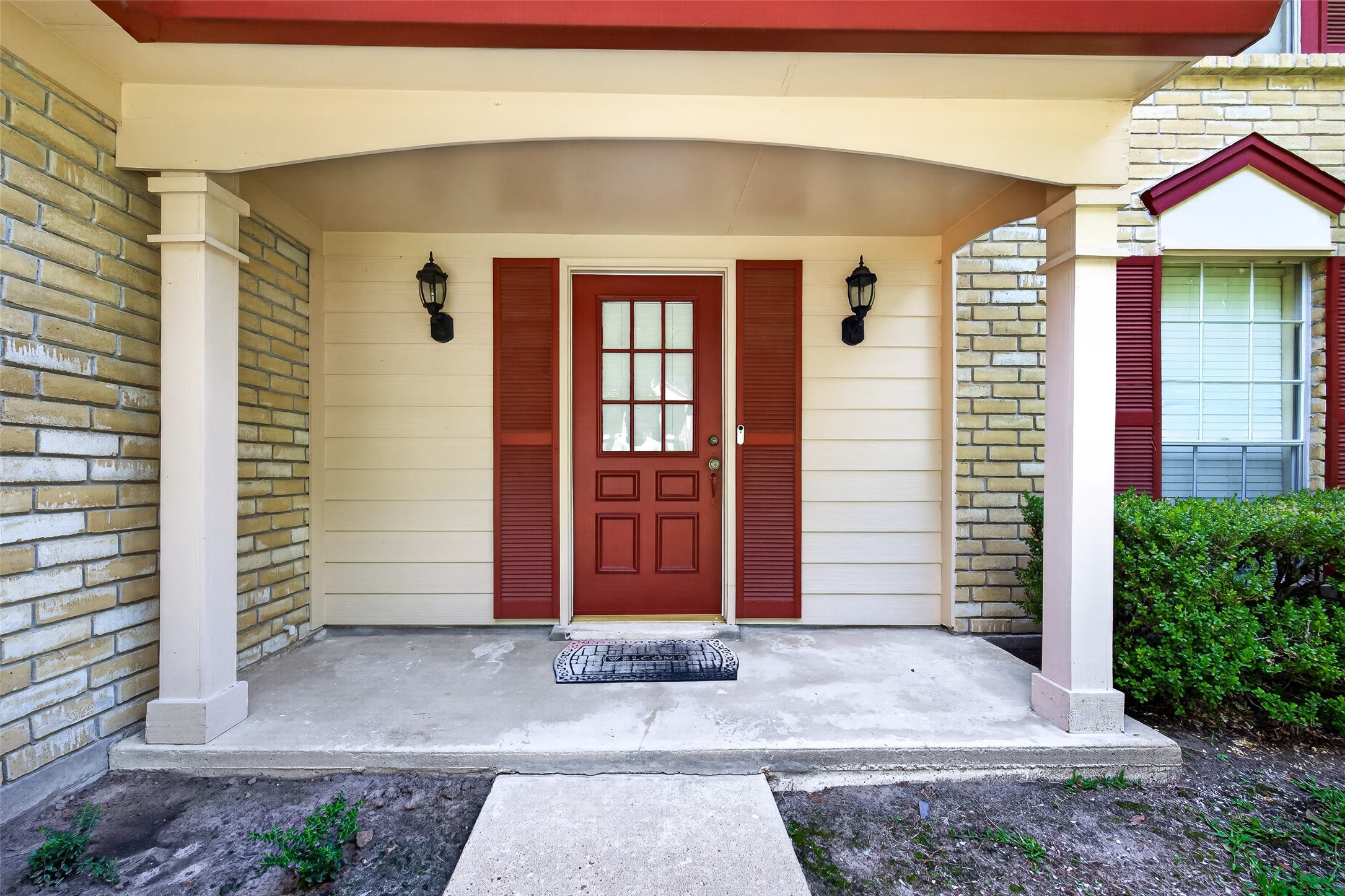 8406 Hot Springs Drive Property Photo 4