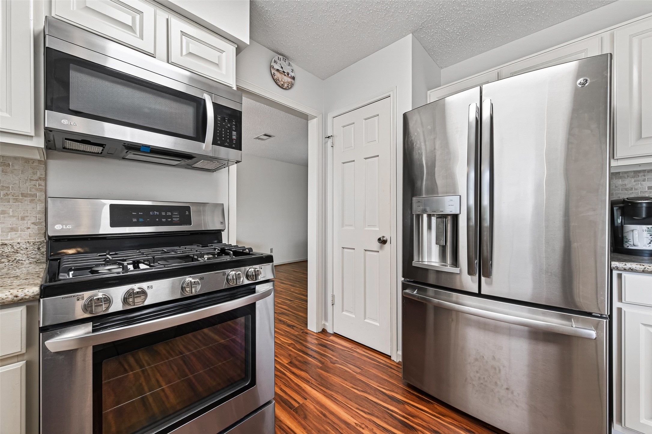 8406 Hot Springs Drive Property Photo 15