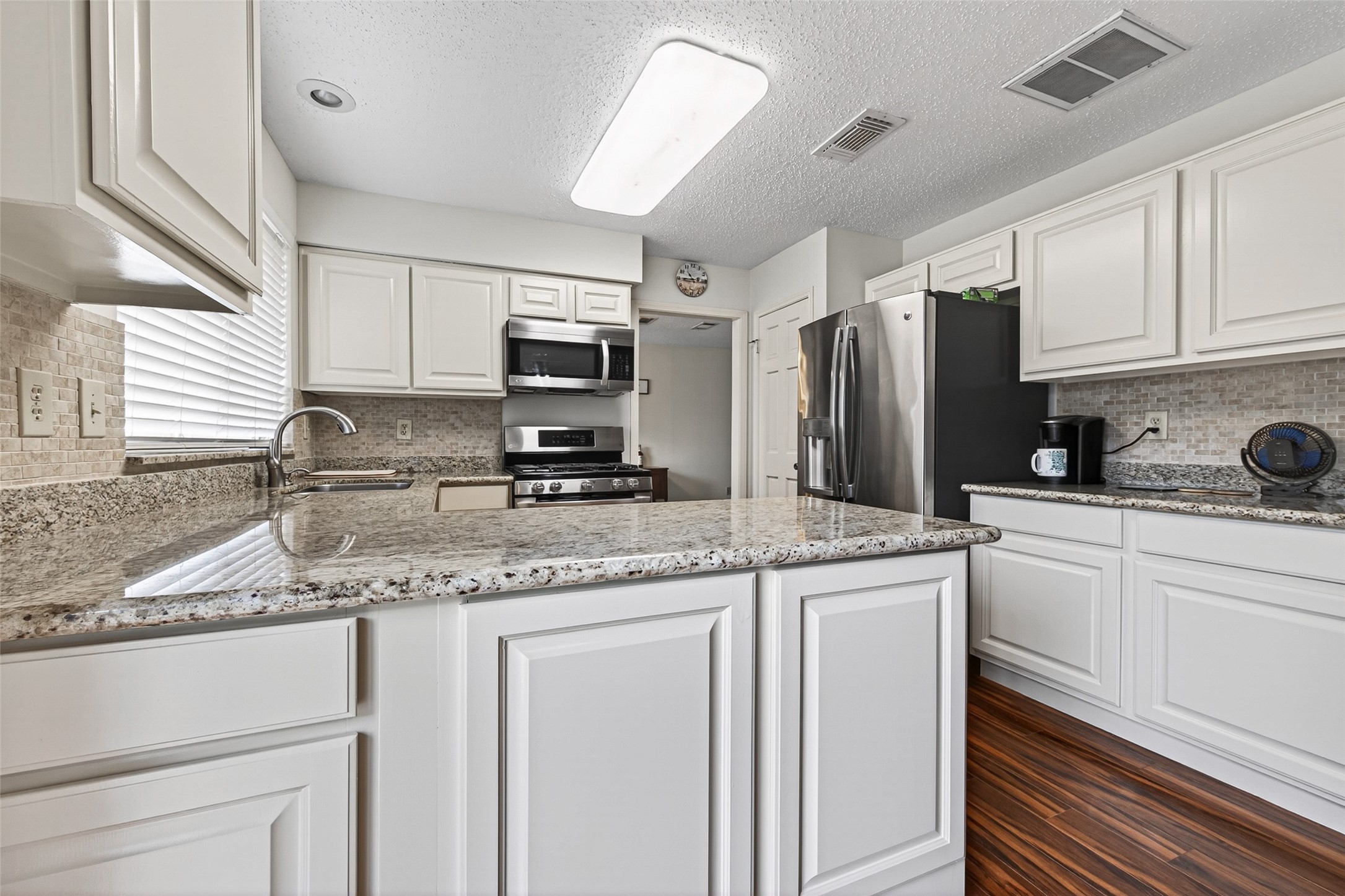 8406 Hot Springs Drive Property Photo 18
