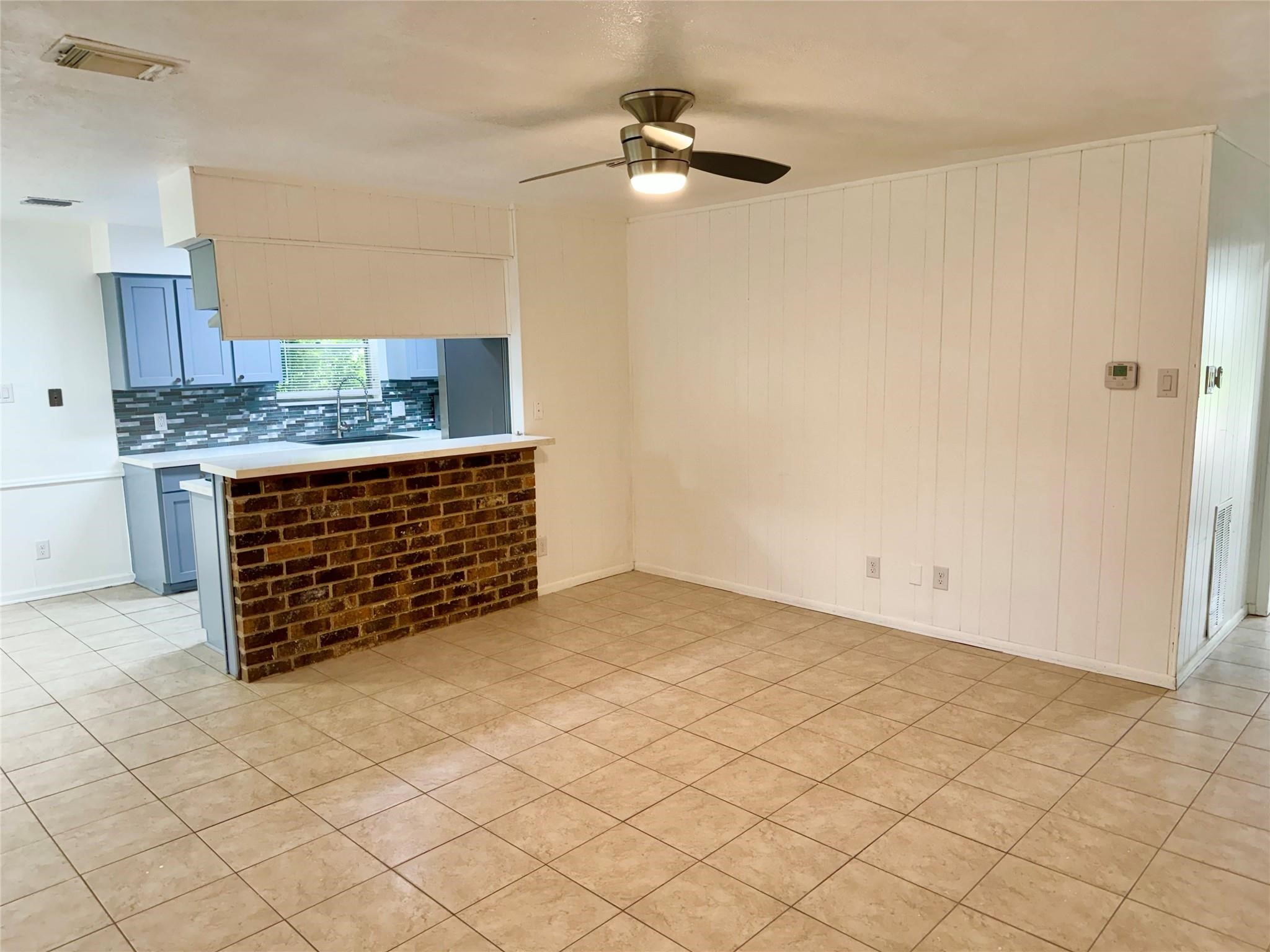7015 Pyron Way Property Photo 2