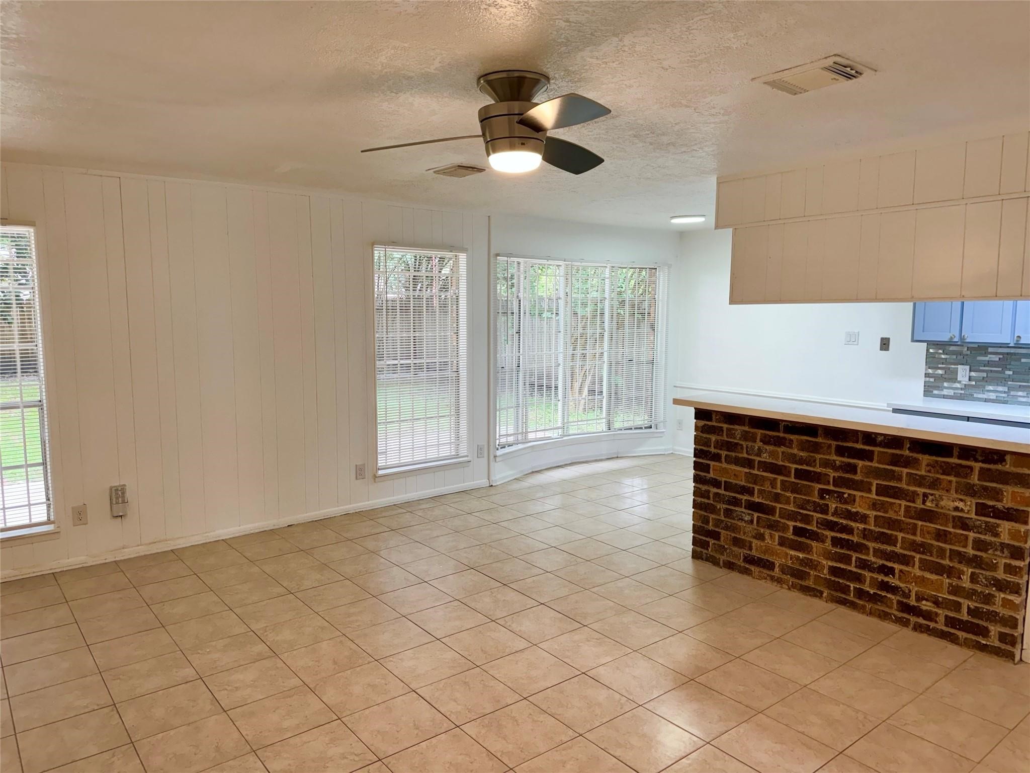 7015 Pyron Way Property Photo 3