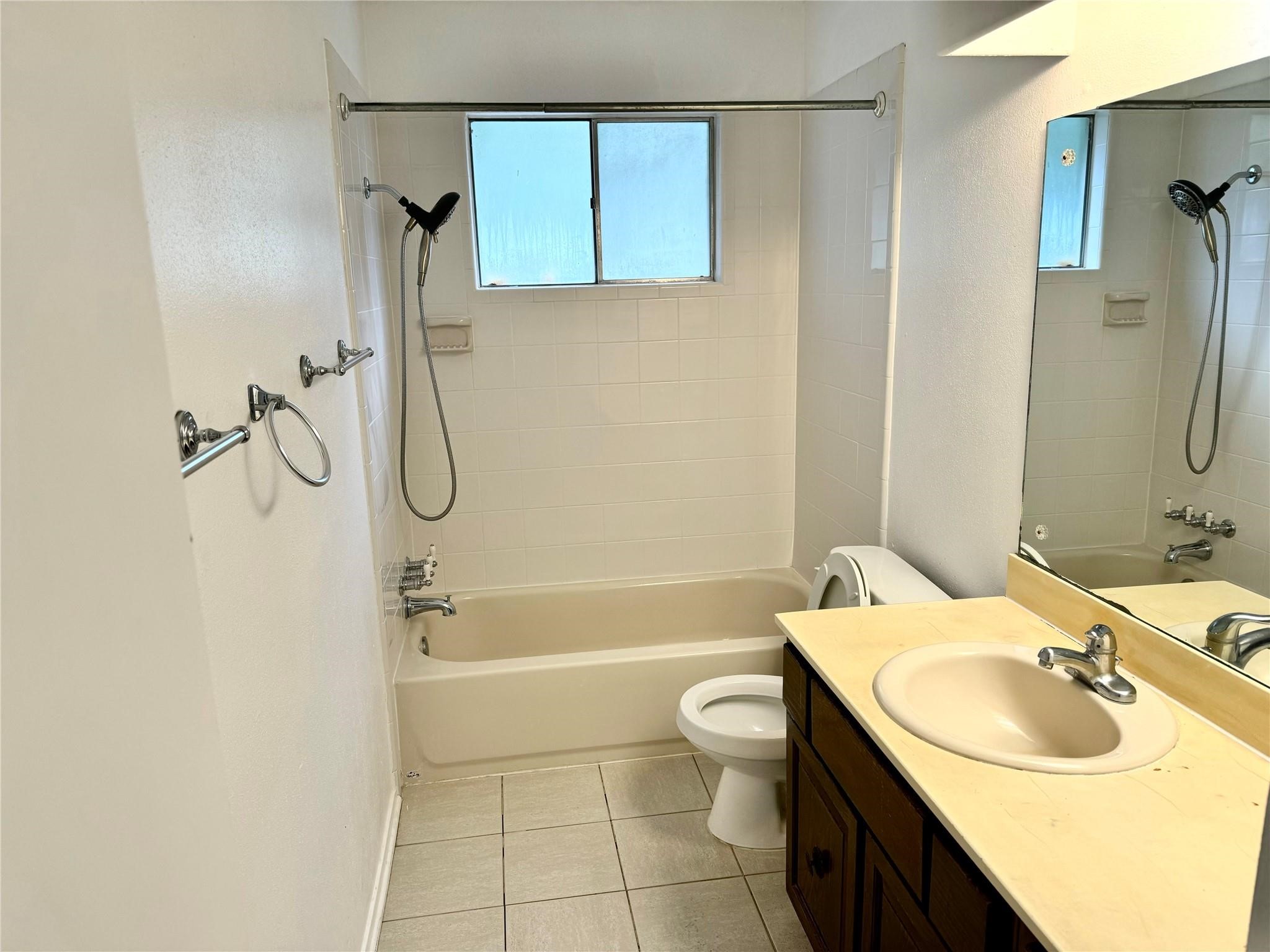 7015 Pyron Way Property Photo 6