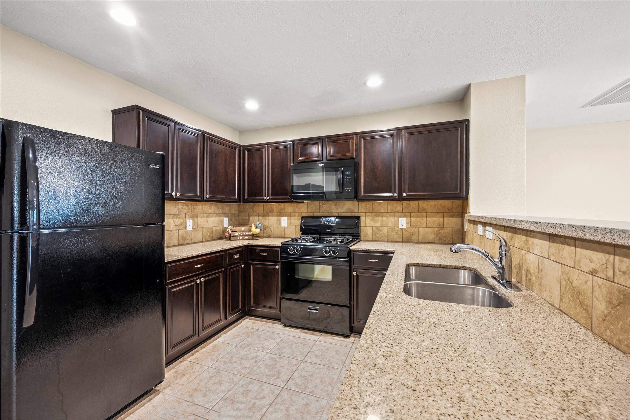 16131 Sweetwater Fields Lane Property Photo 3