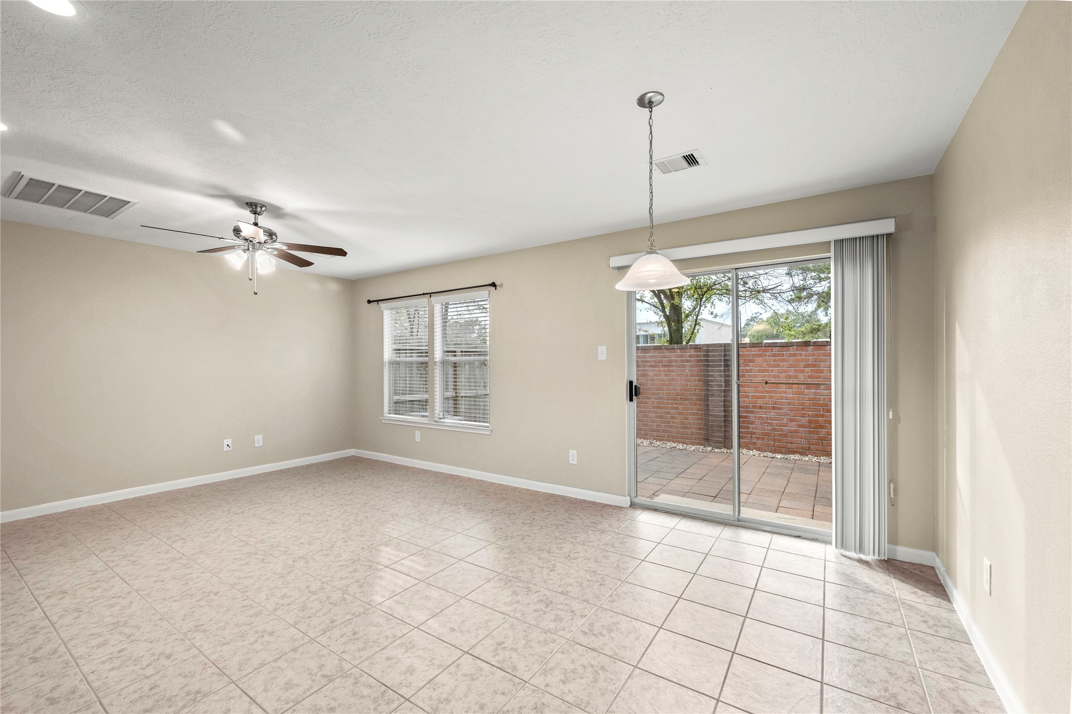 16131 Sweetwater Fields Lane Property Photo 9