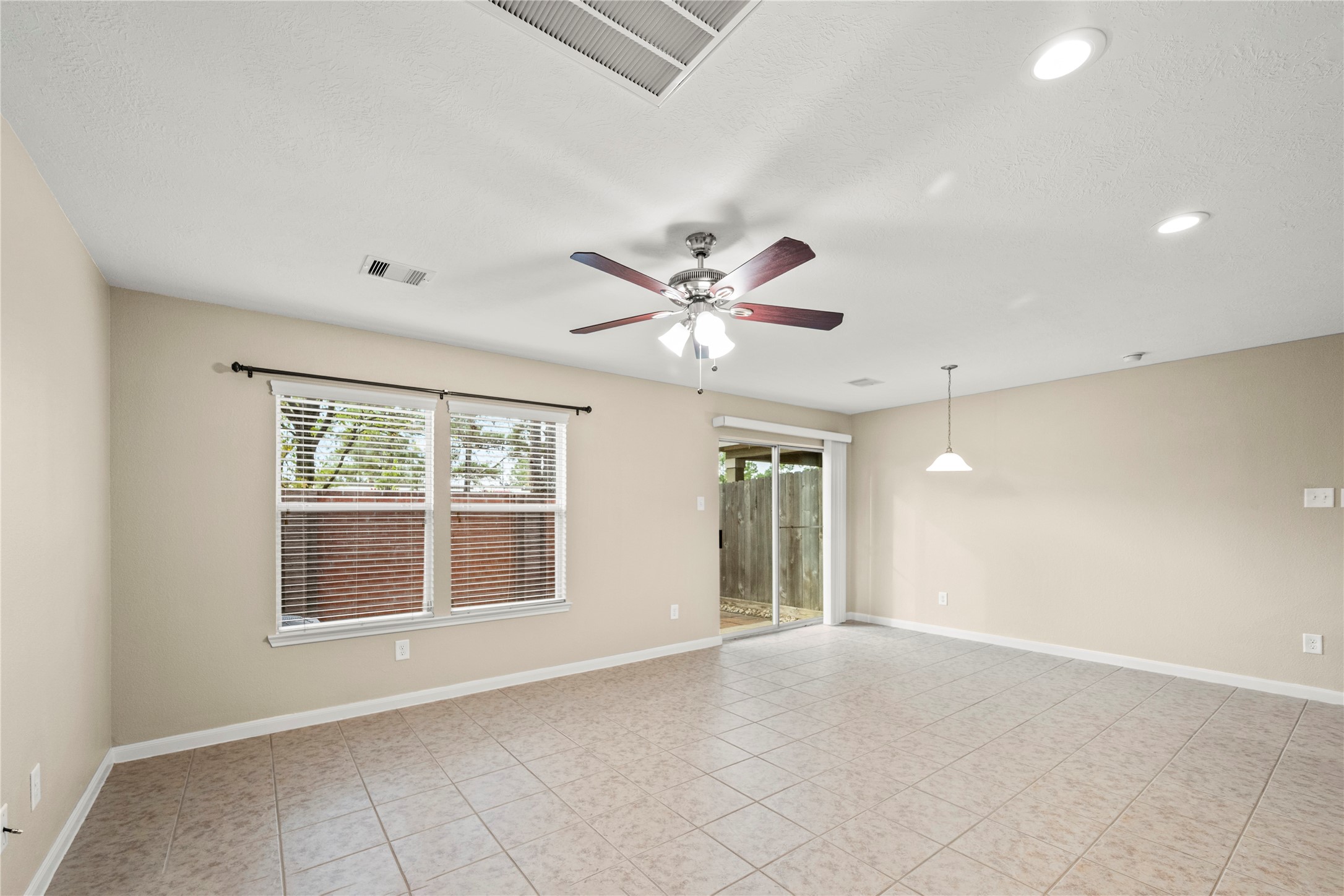 16131 Sweetwater Fields Lane Property Photo 10