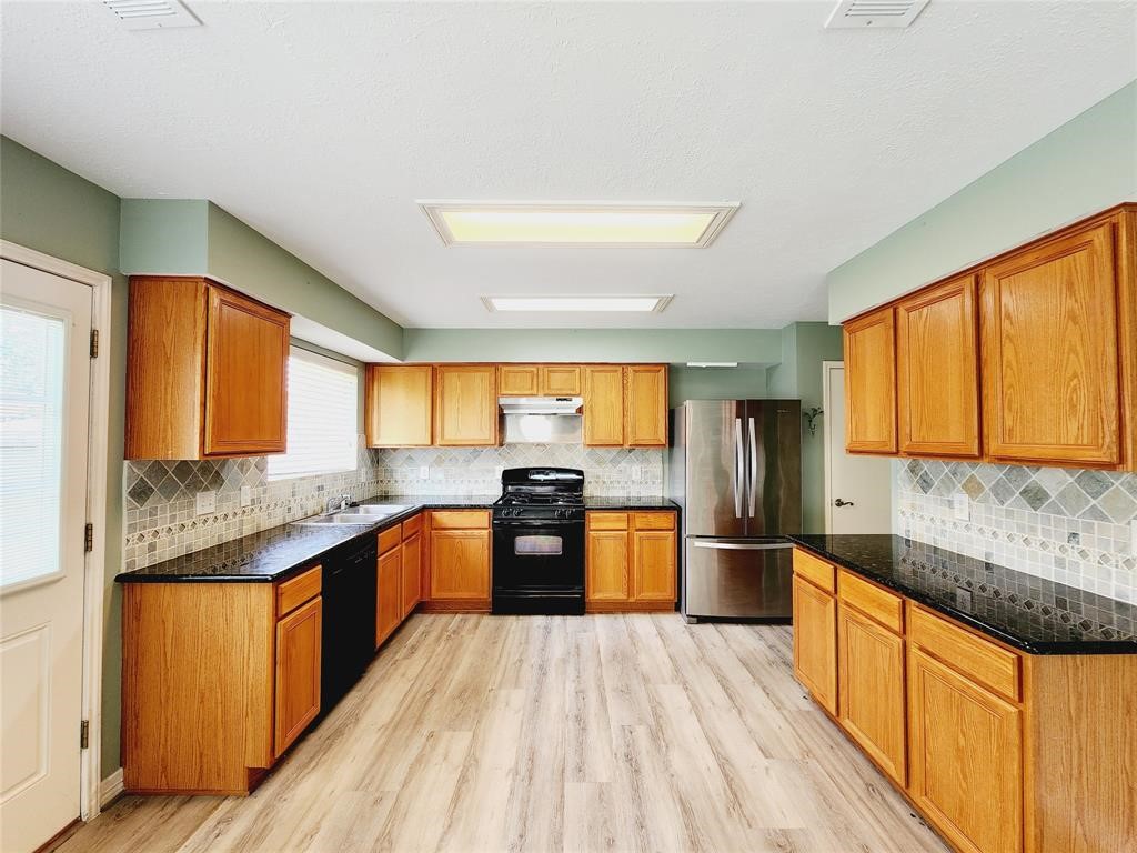 3115 Astor Court Property Photo 7