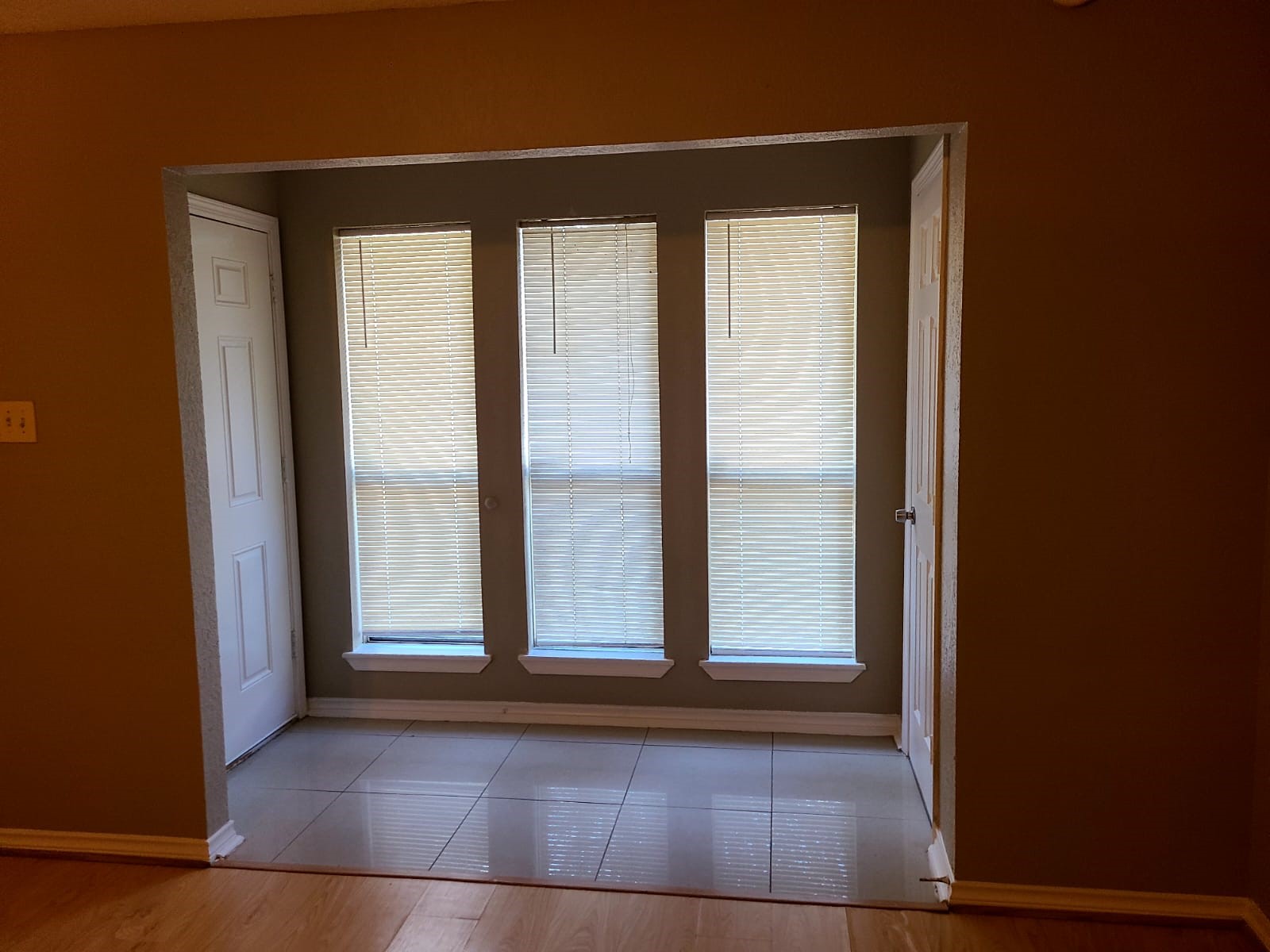 2410 Spring Dusk Lane Property Photo 5