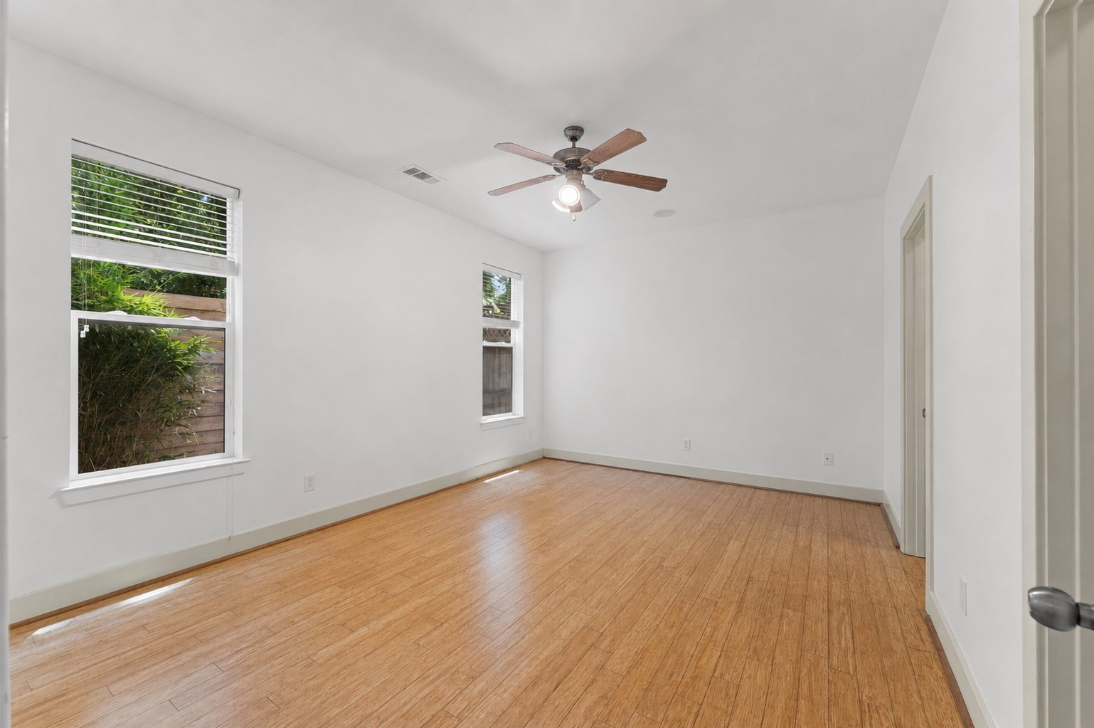 1121 Moy Street Property Photo 4