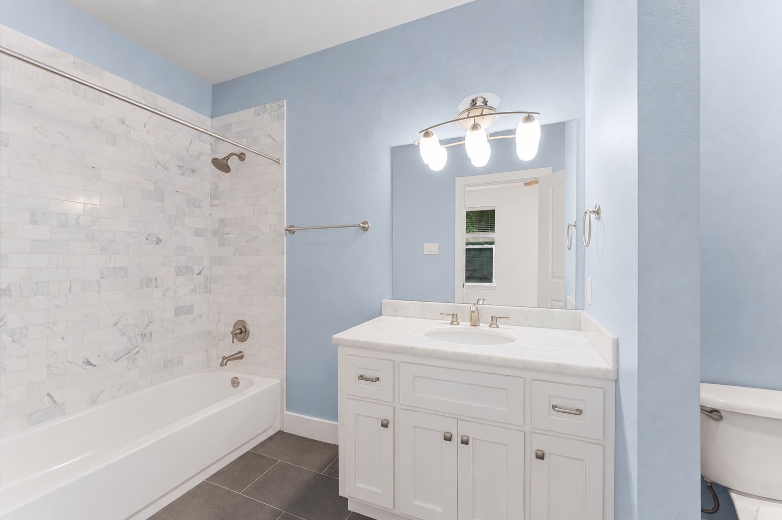 1121 Moy Street Property Photo 5