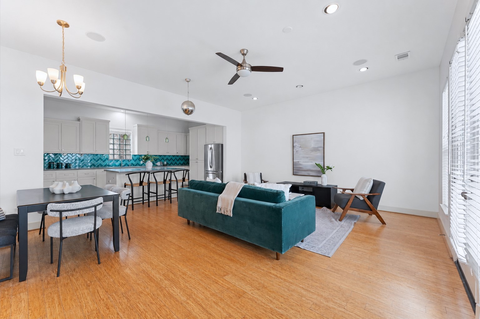 1121 Moy Street Property Photo 10