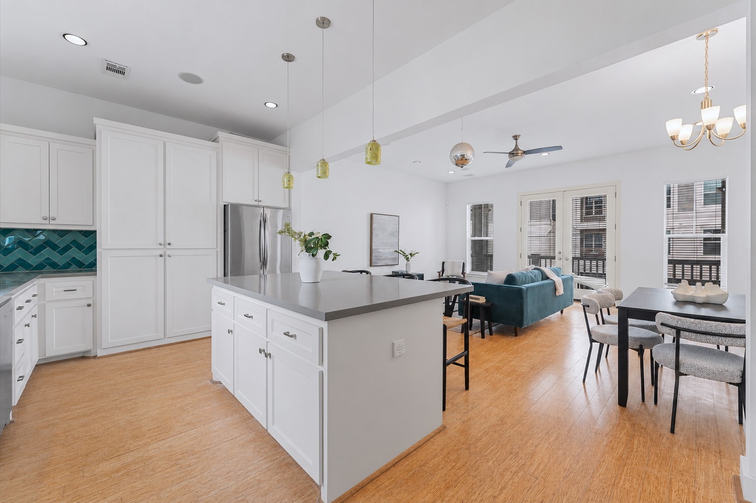 1121 Moy Street Property Photo 15