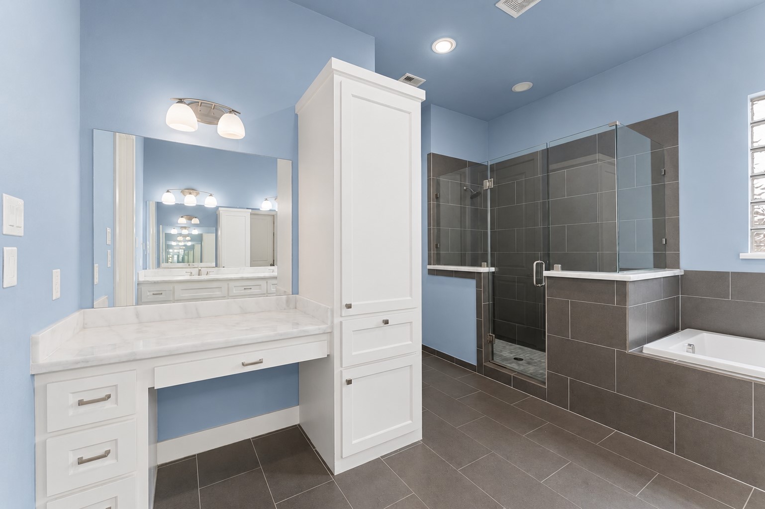 1121 Moy Street Property Photo 20
