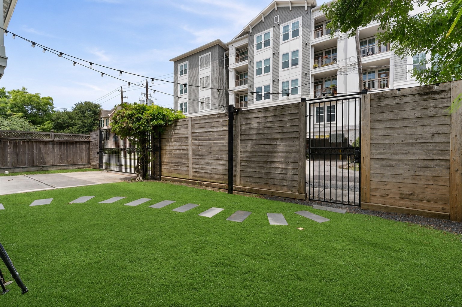 1121 Moy Street Property Photo 23