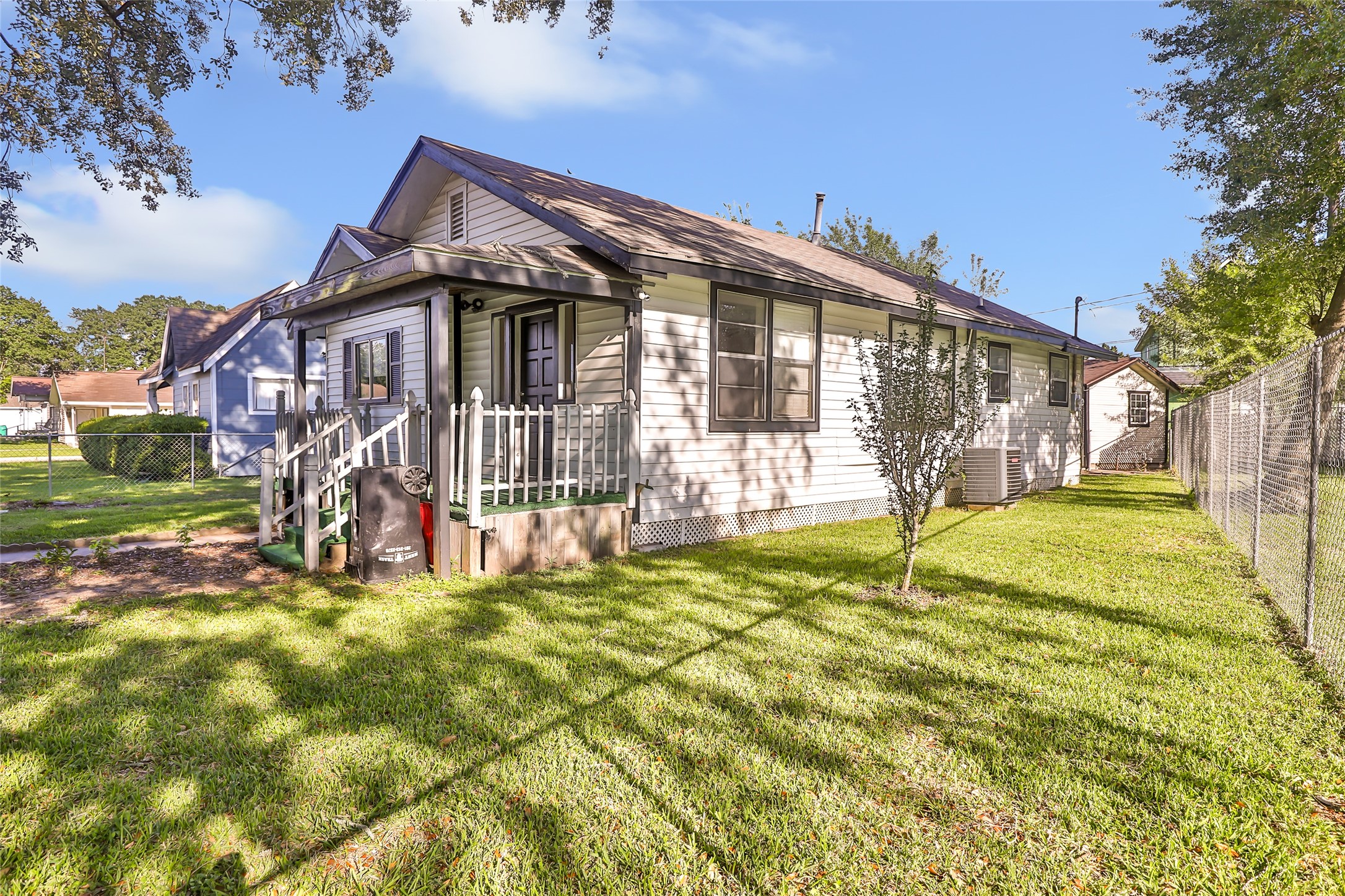 105 Graham Street Property Photo 4