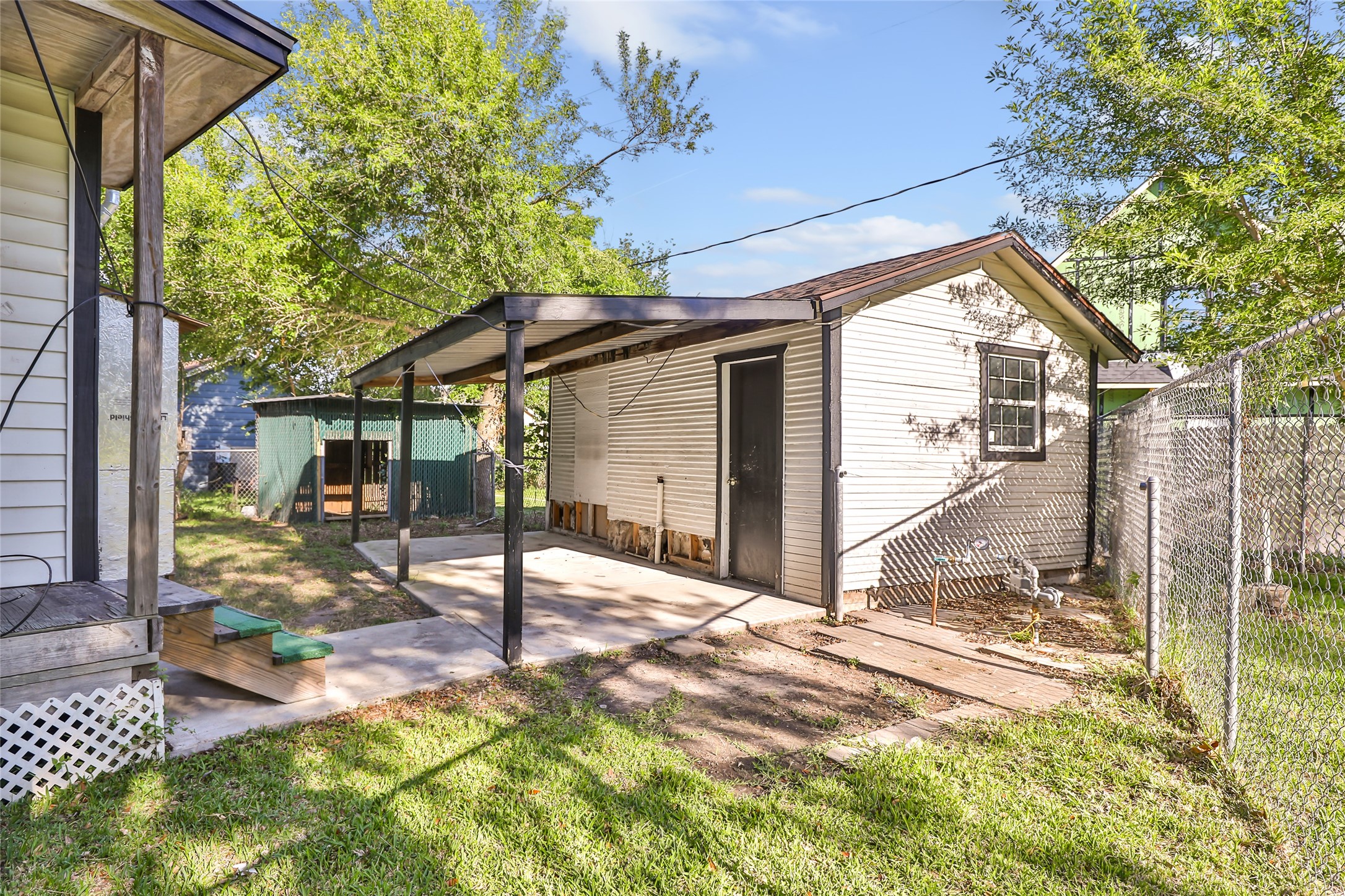 105 Graham Street Property Photo 5