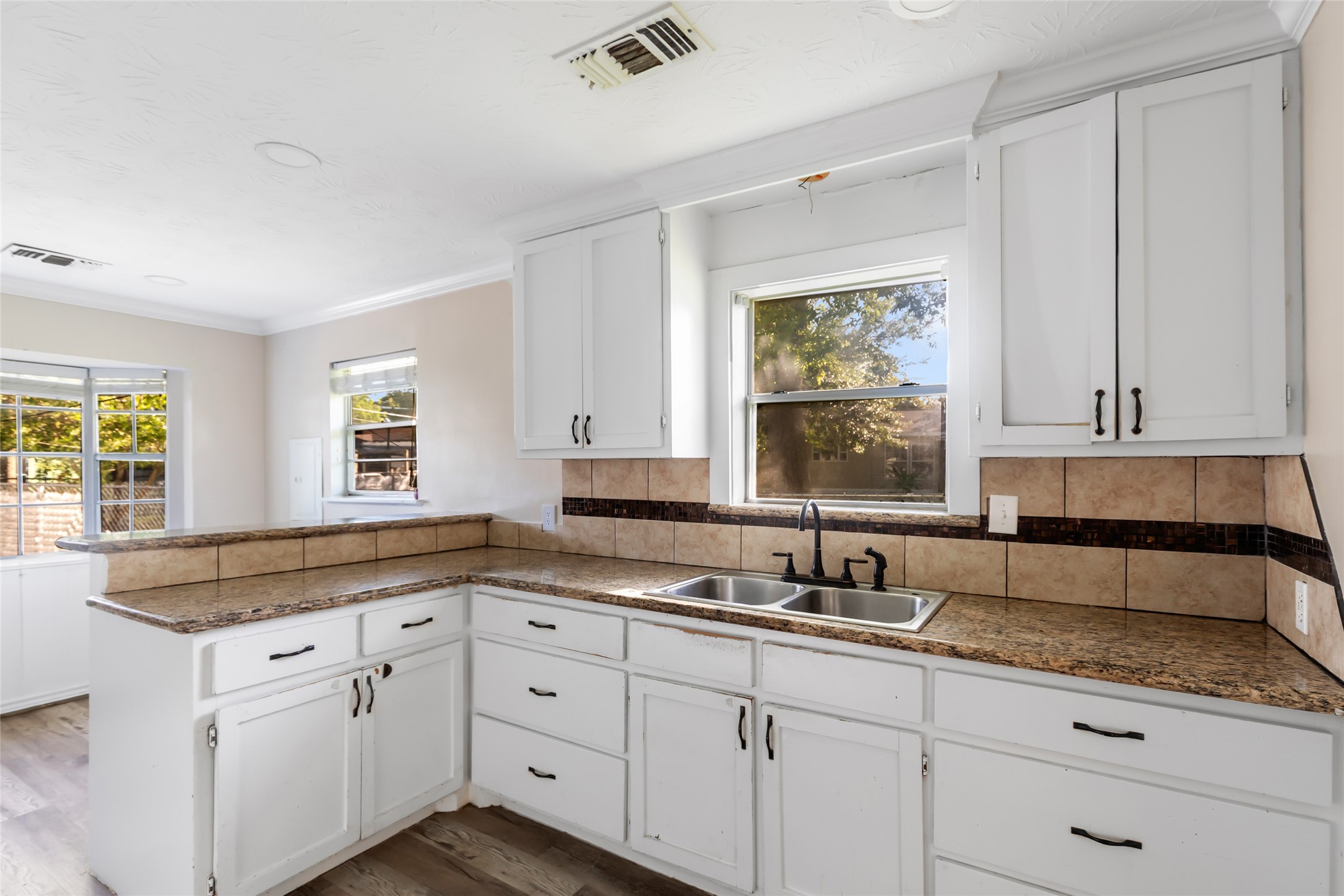 105 Graham Street Property Photo 9