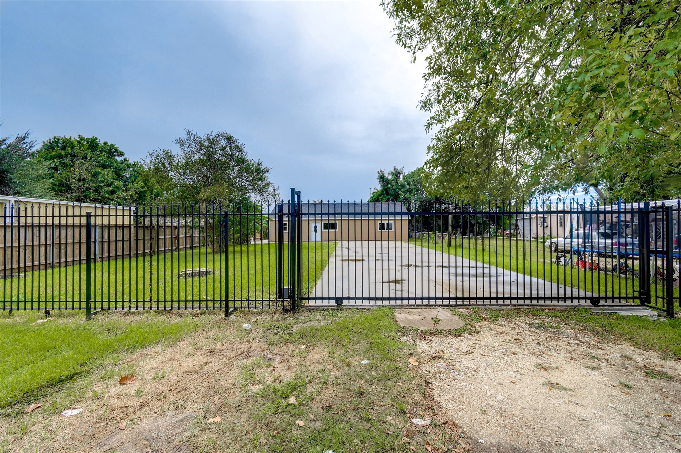3918 Cedar Hill Lane Property Photo 1