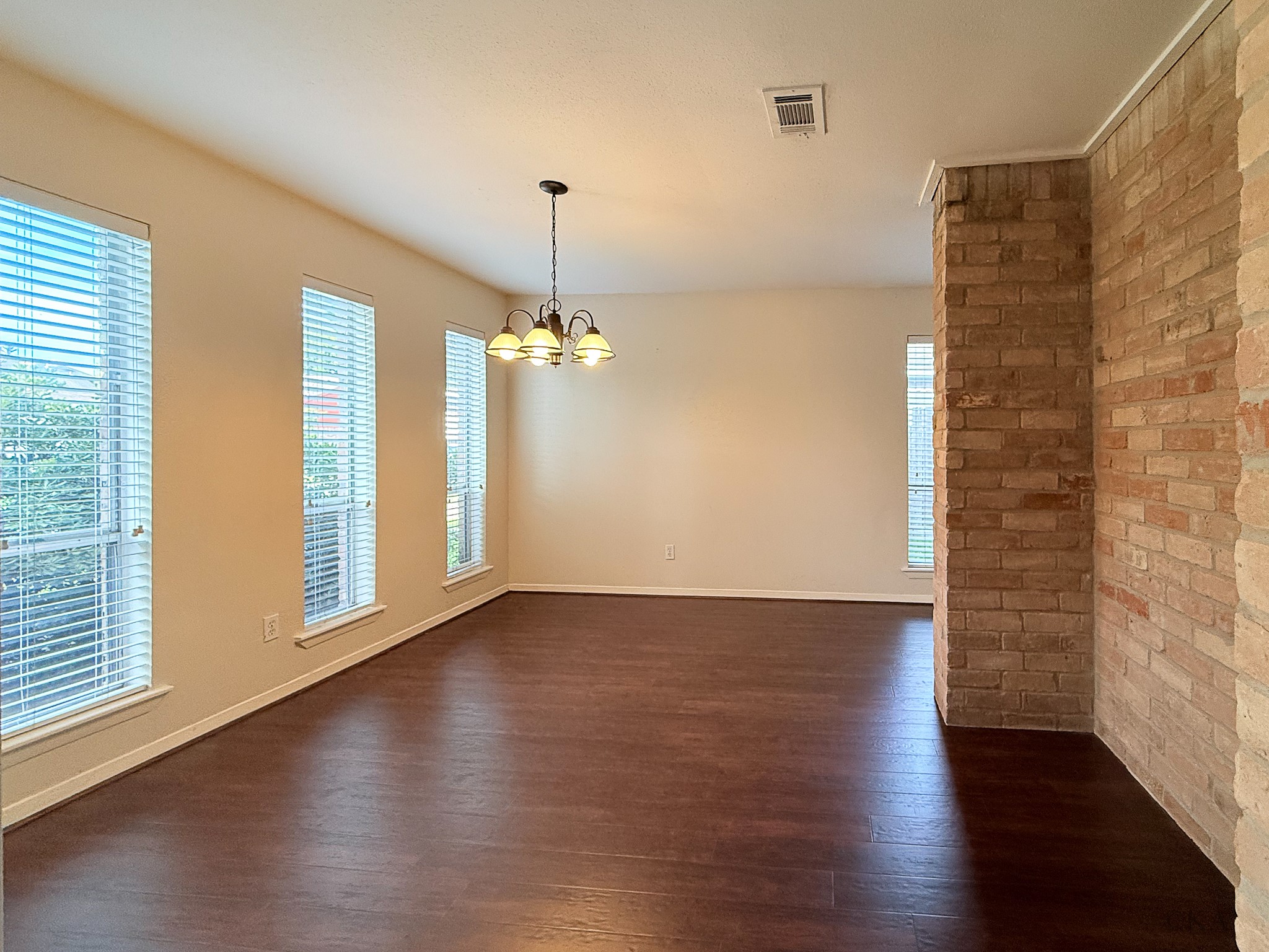 3306 Hunterwood Drive Property Photo 8