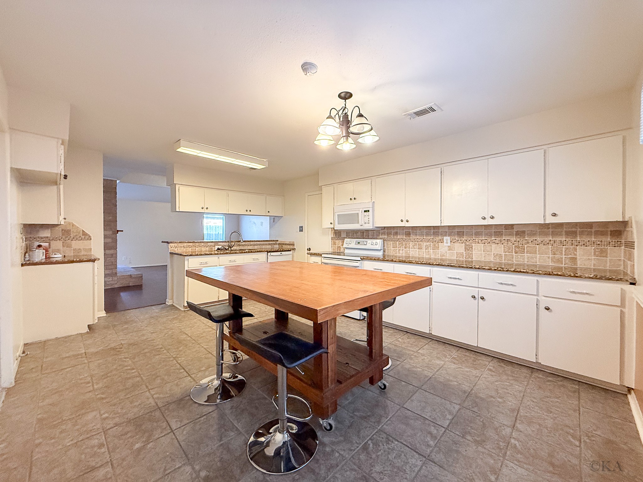 3306 Hunterwood Drive Property Photo 12