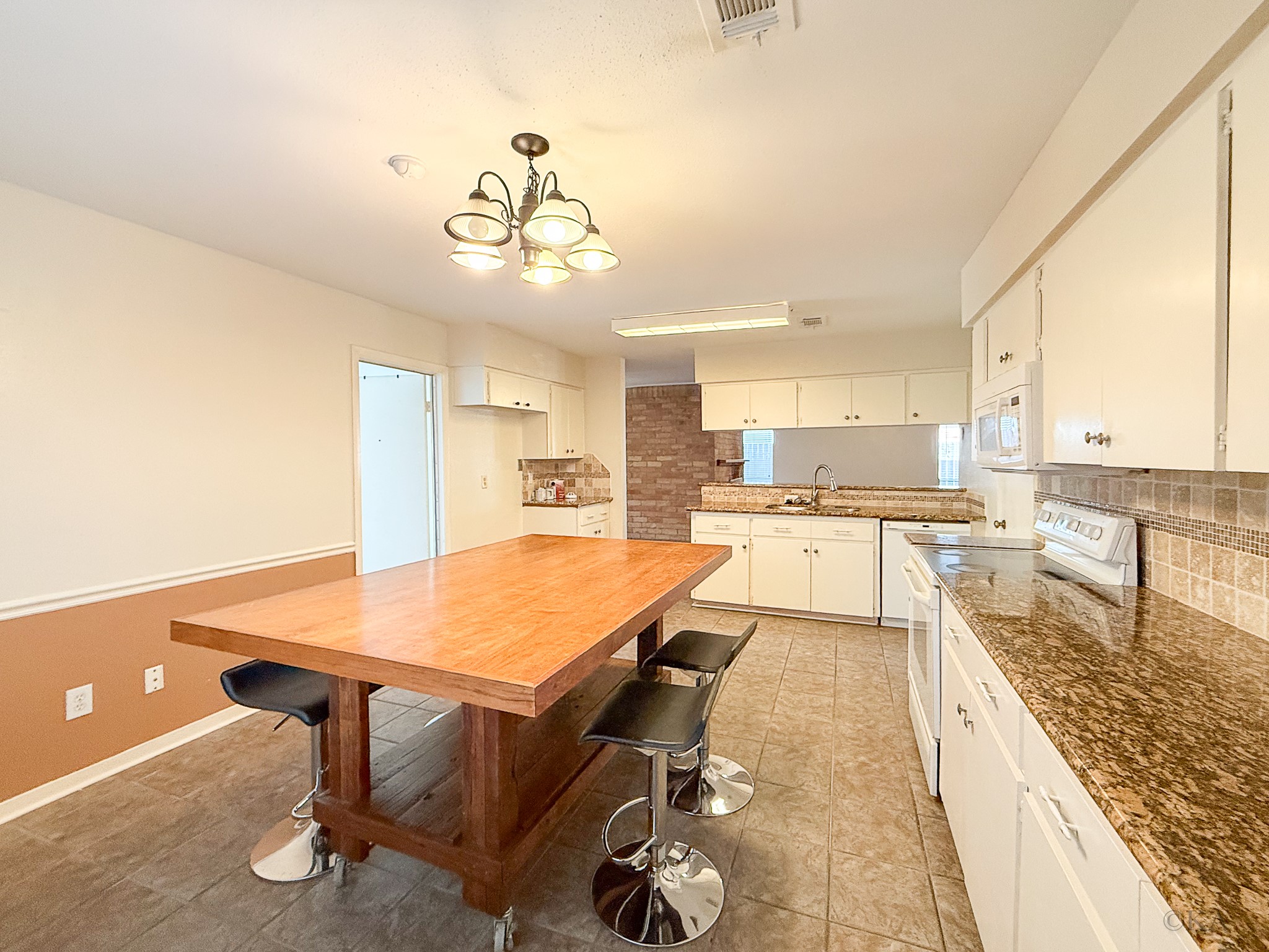 3306 Hunterwood Drive Property Photo 13