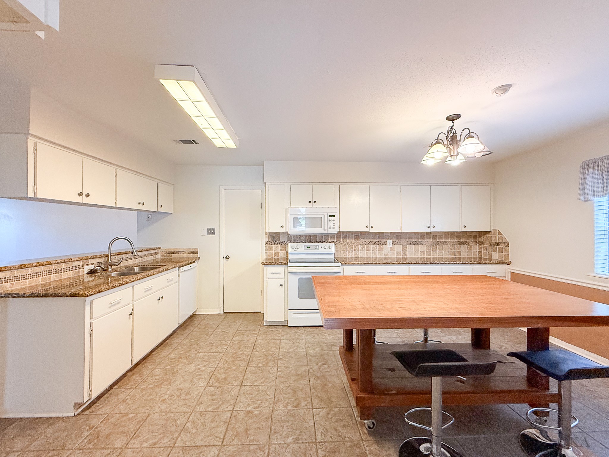 3306 Hunterwood Drive Property Photo 15