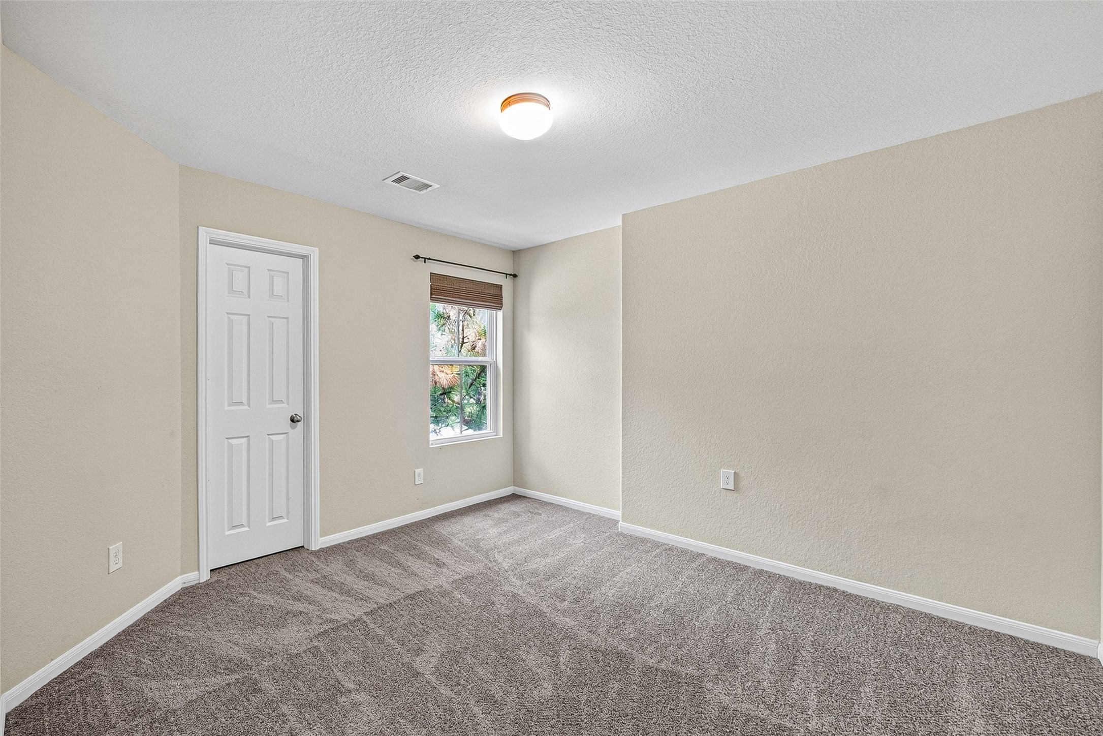 4902 Emerald Tree Circle Property Photo 13