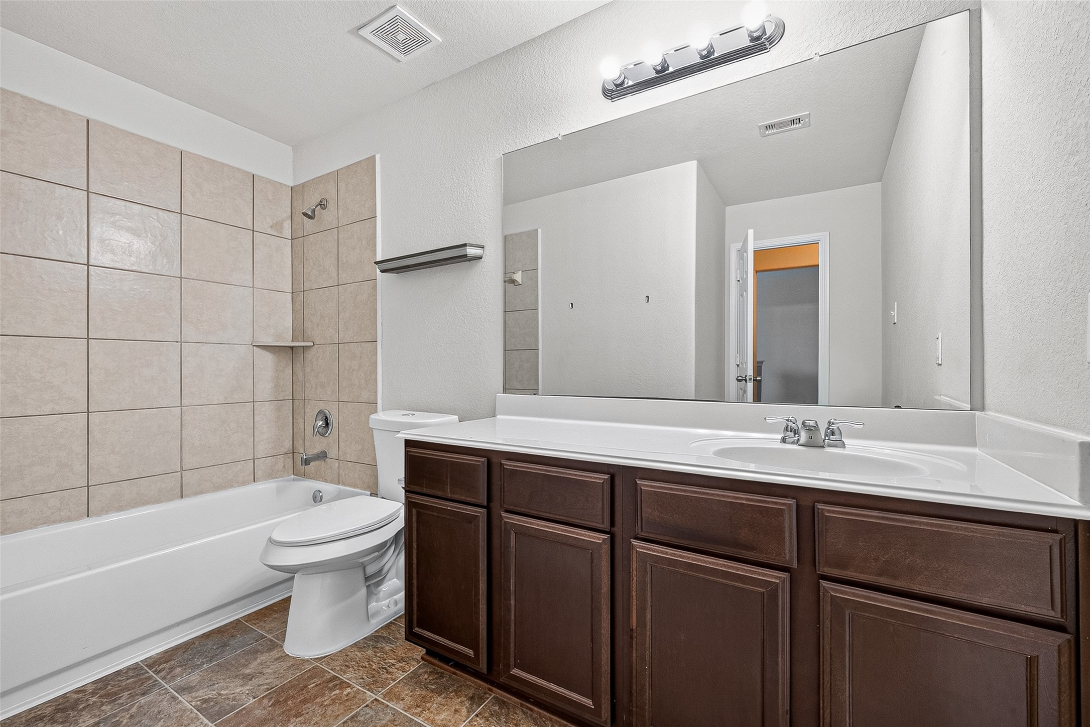 4902 Emerald Tree Circle Property Photo 14