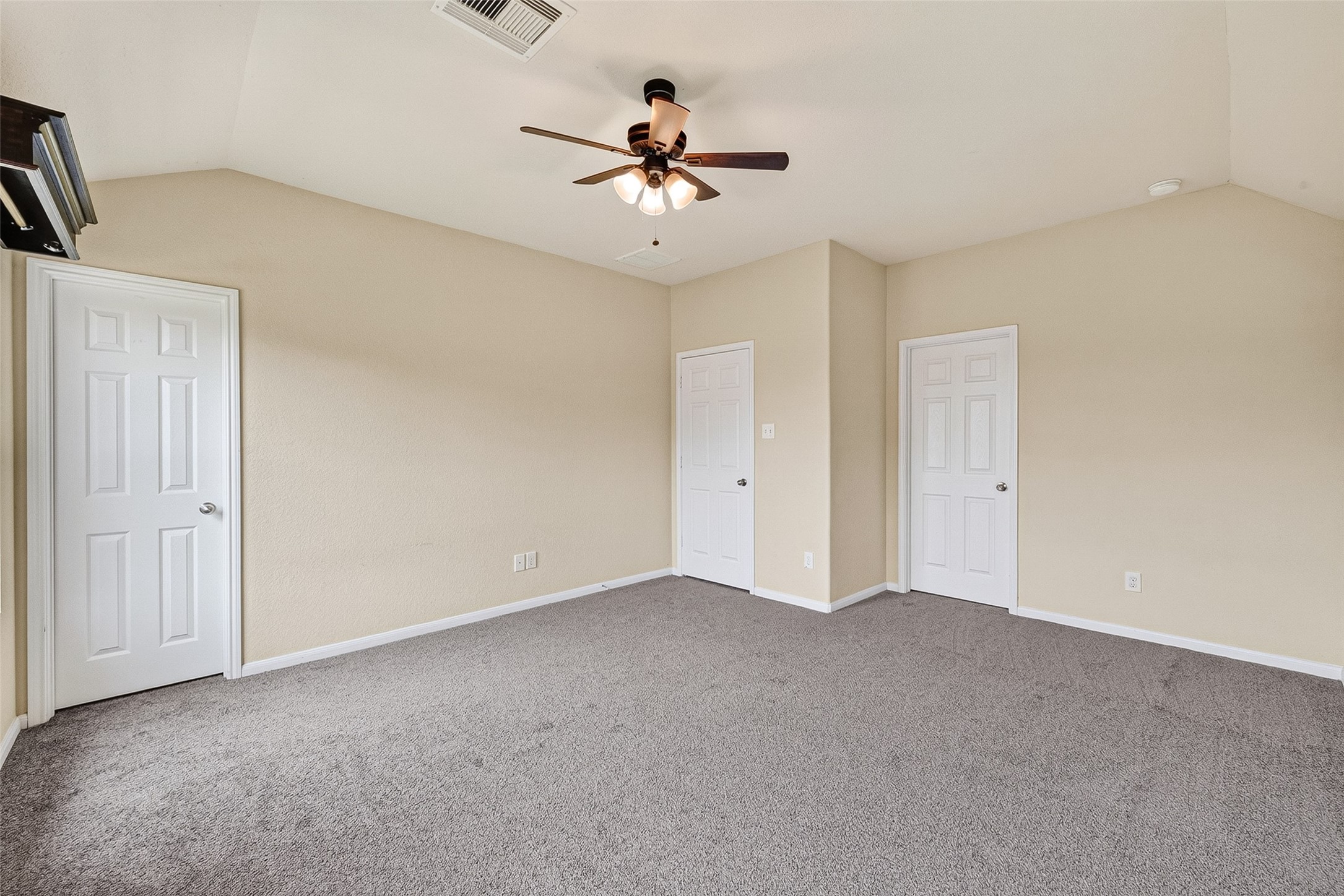 4902 Emerald Tree Circle Property Photo 17