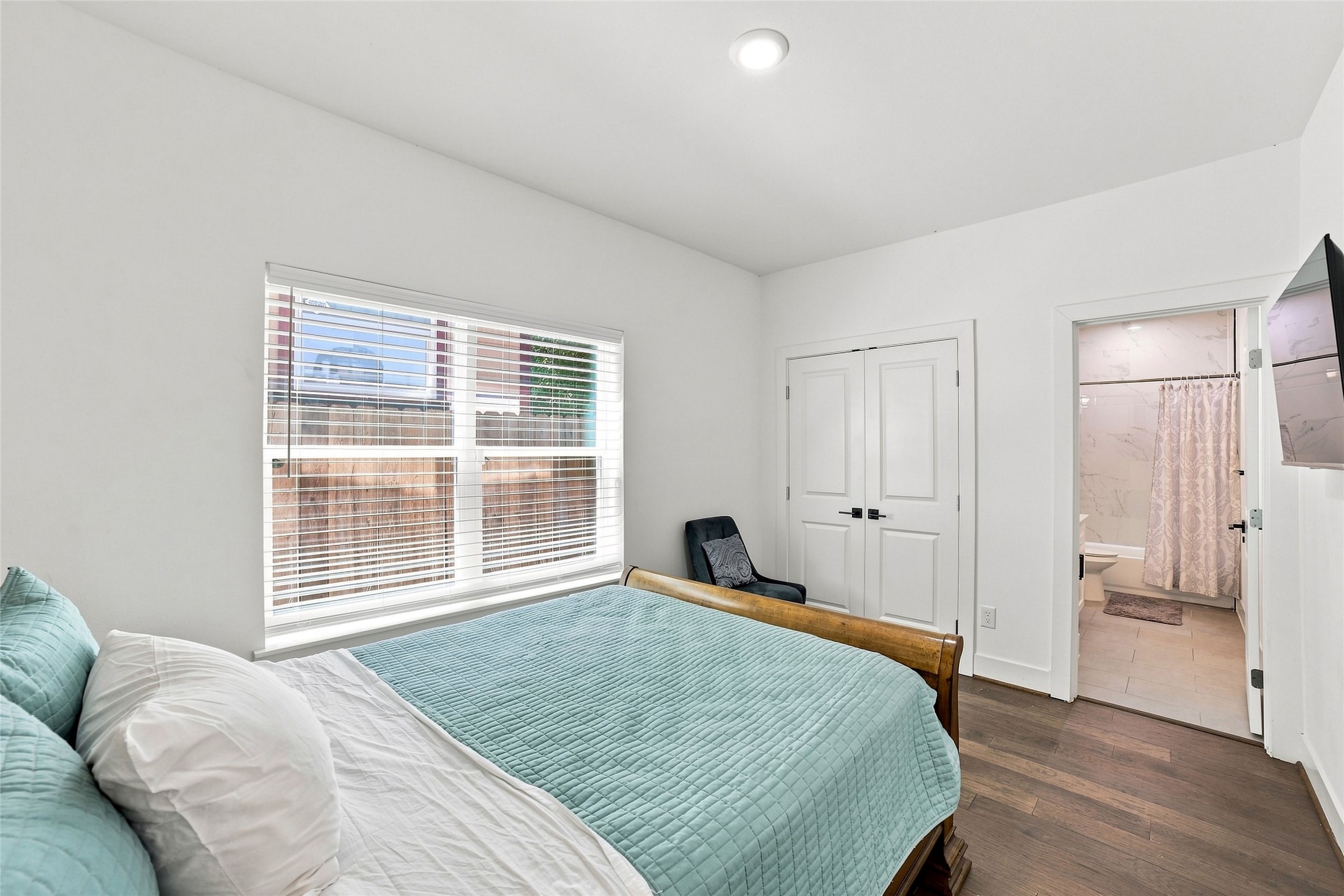 2618 Mcllhenny Street Property Photo 6