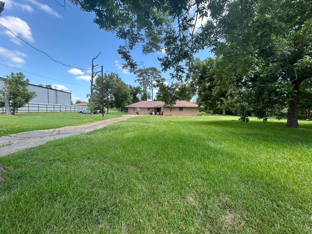 16019 Avenue C Property Photo 3