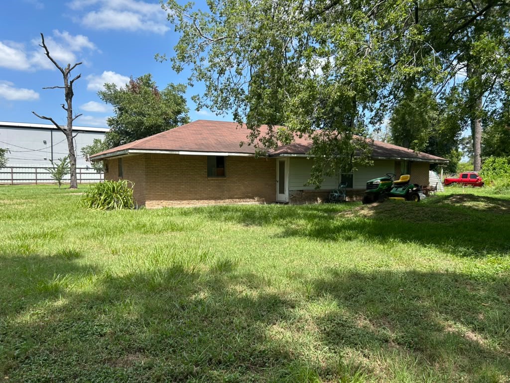 16019 Avenue C Property Photo 11