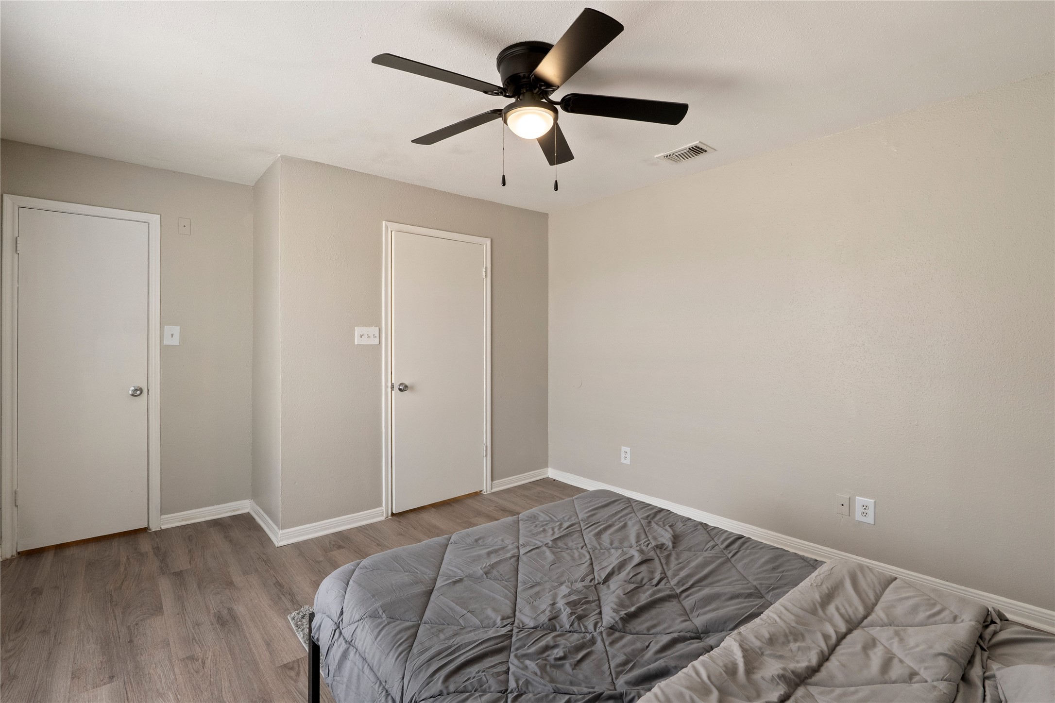 9021 Antoine Drive 40 Property Photo 20