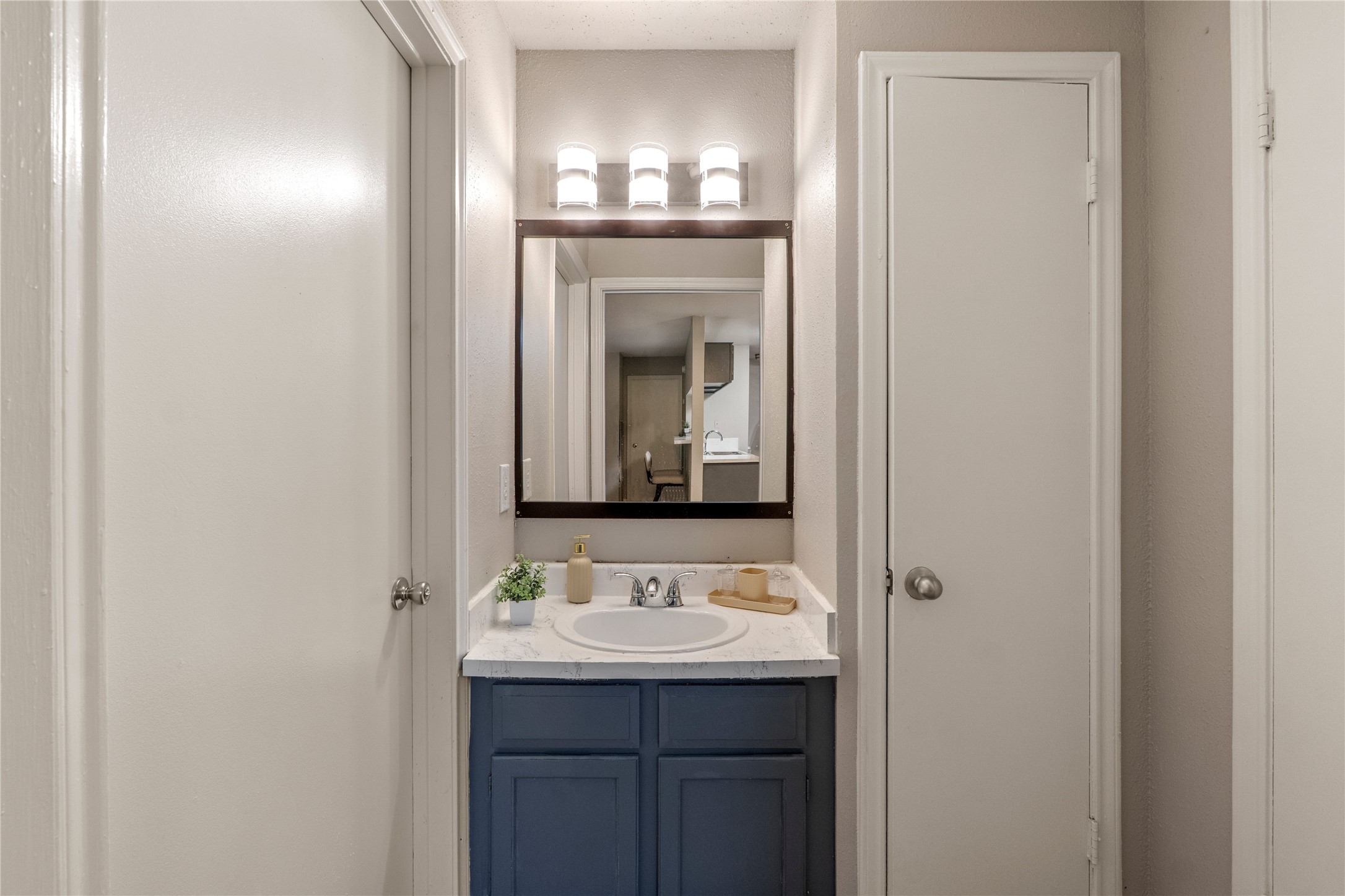 9021 Antoine Drive 40 Property Photo 22
