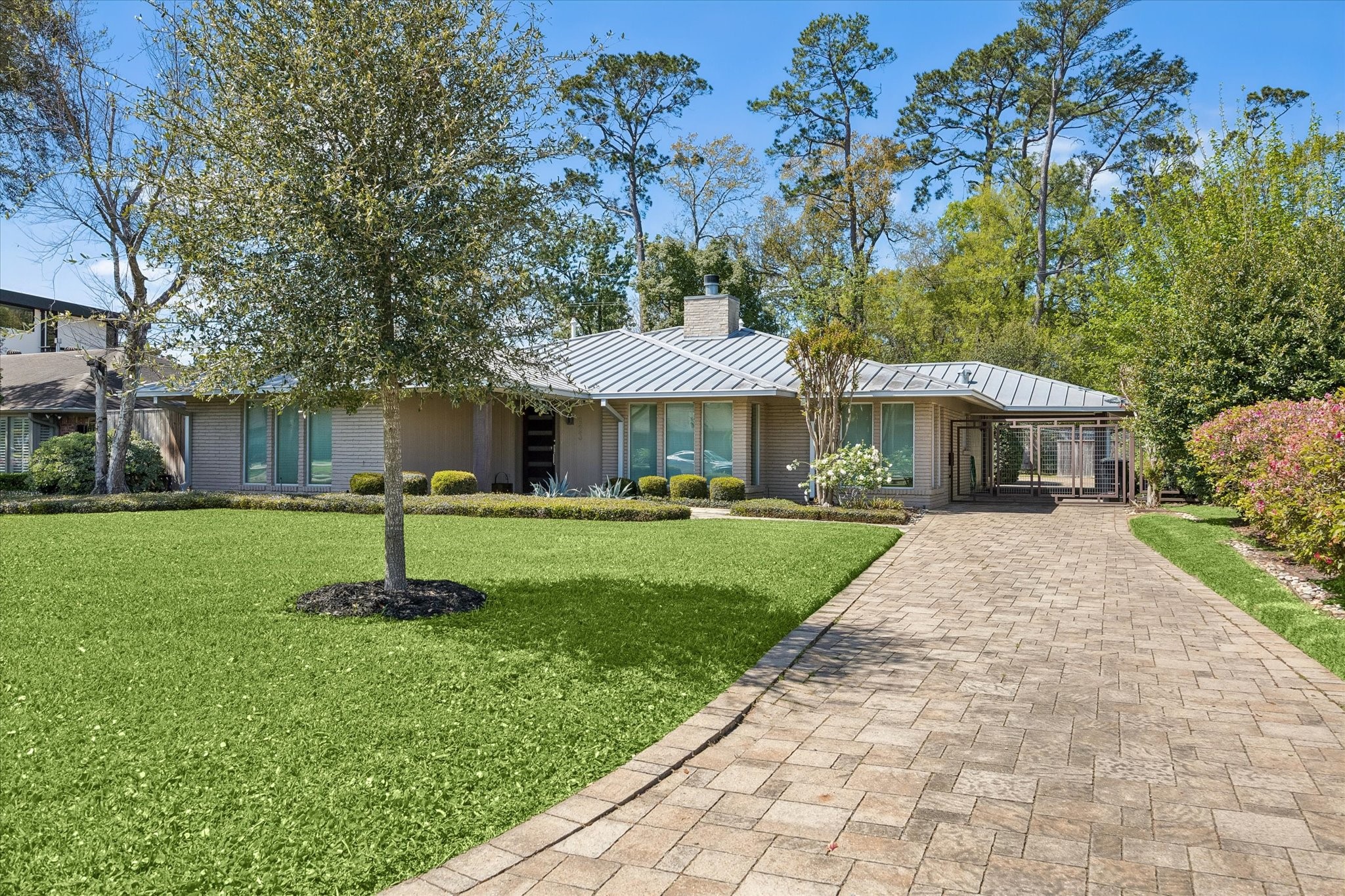 623 Pinehaven Drive Property Photo 1