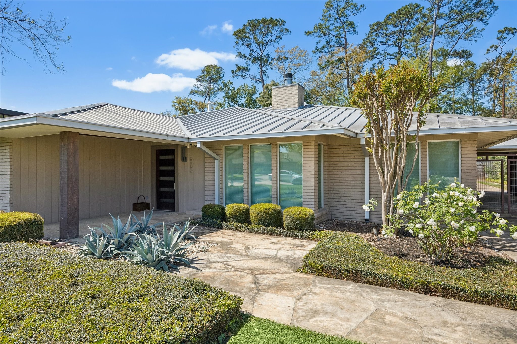 623 Pinehaven Drive Property Photo 3