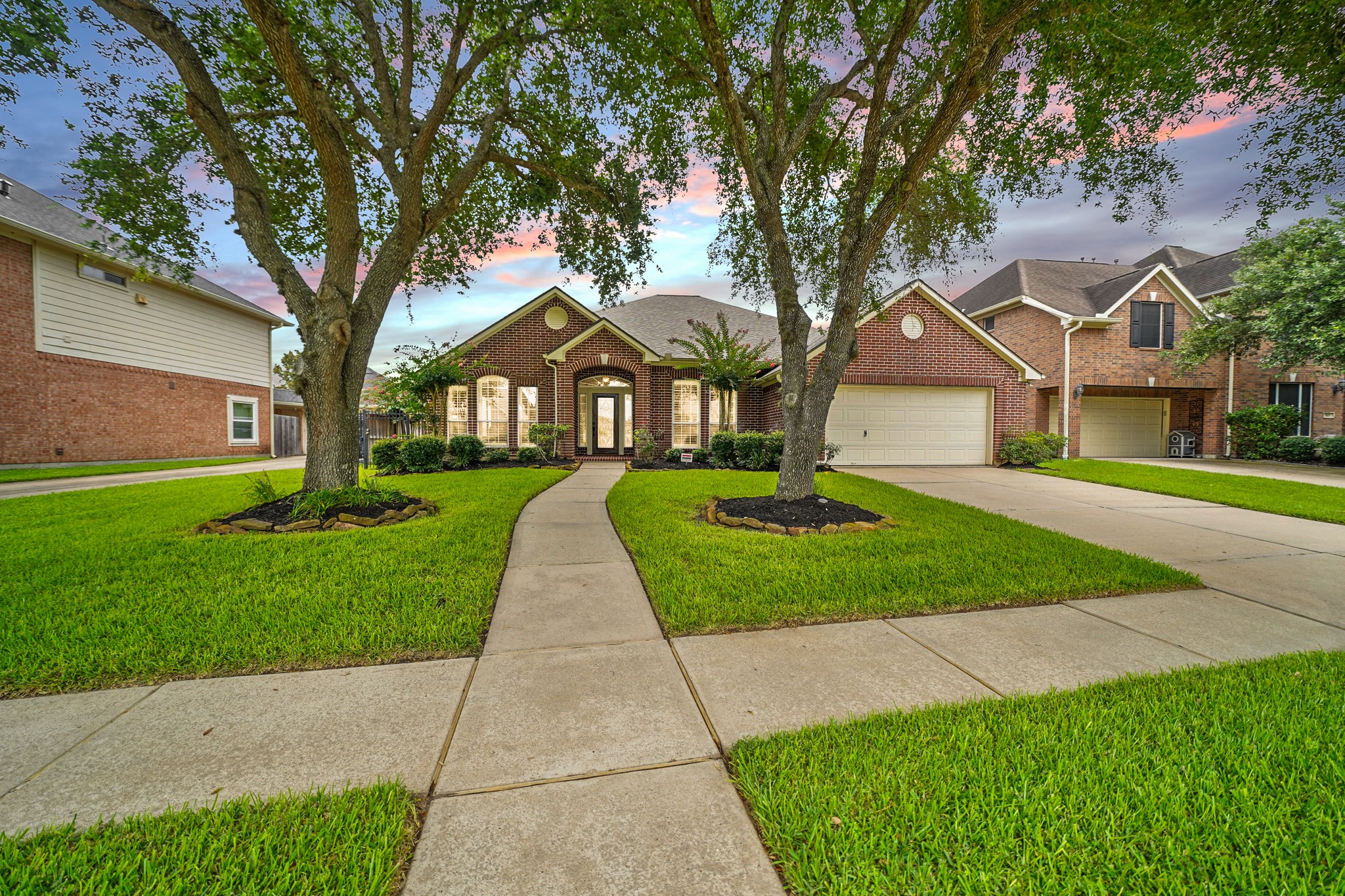 8107 Firefly Lane Property Photo 1