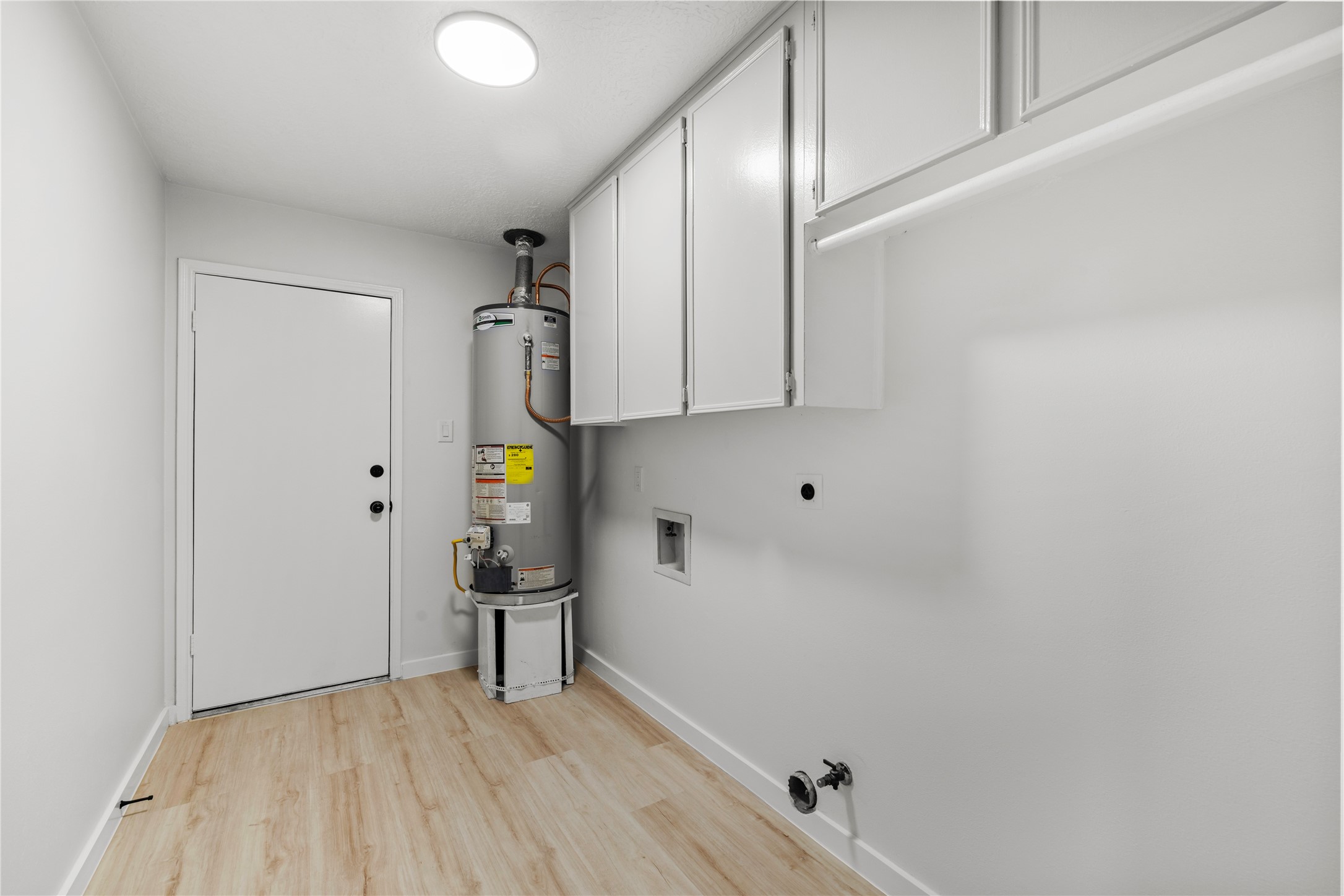 2326 Ashmont Drive Property Photo 10