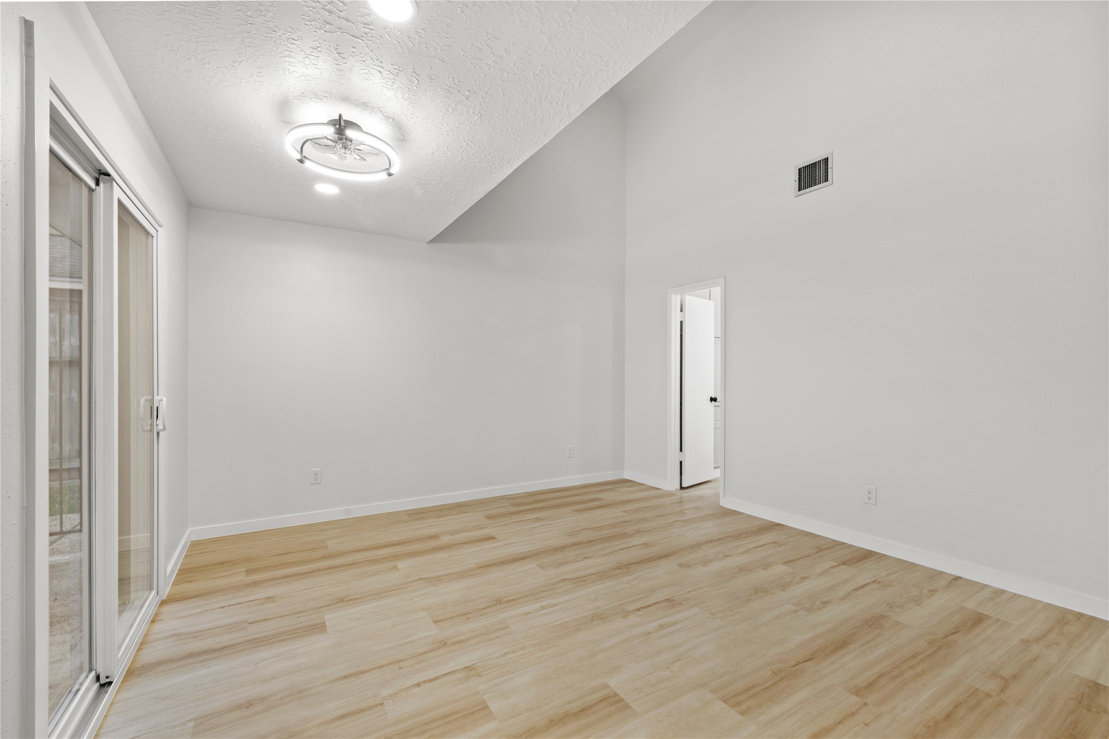 2326 Ashmont Drive Property Photo 21