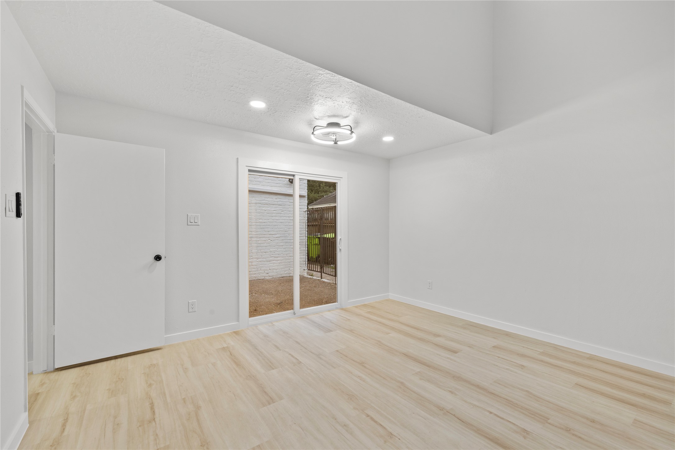2326 Ashmont Drive Property Photo 22