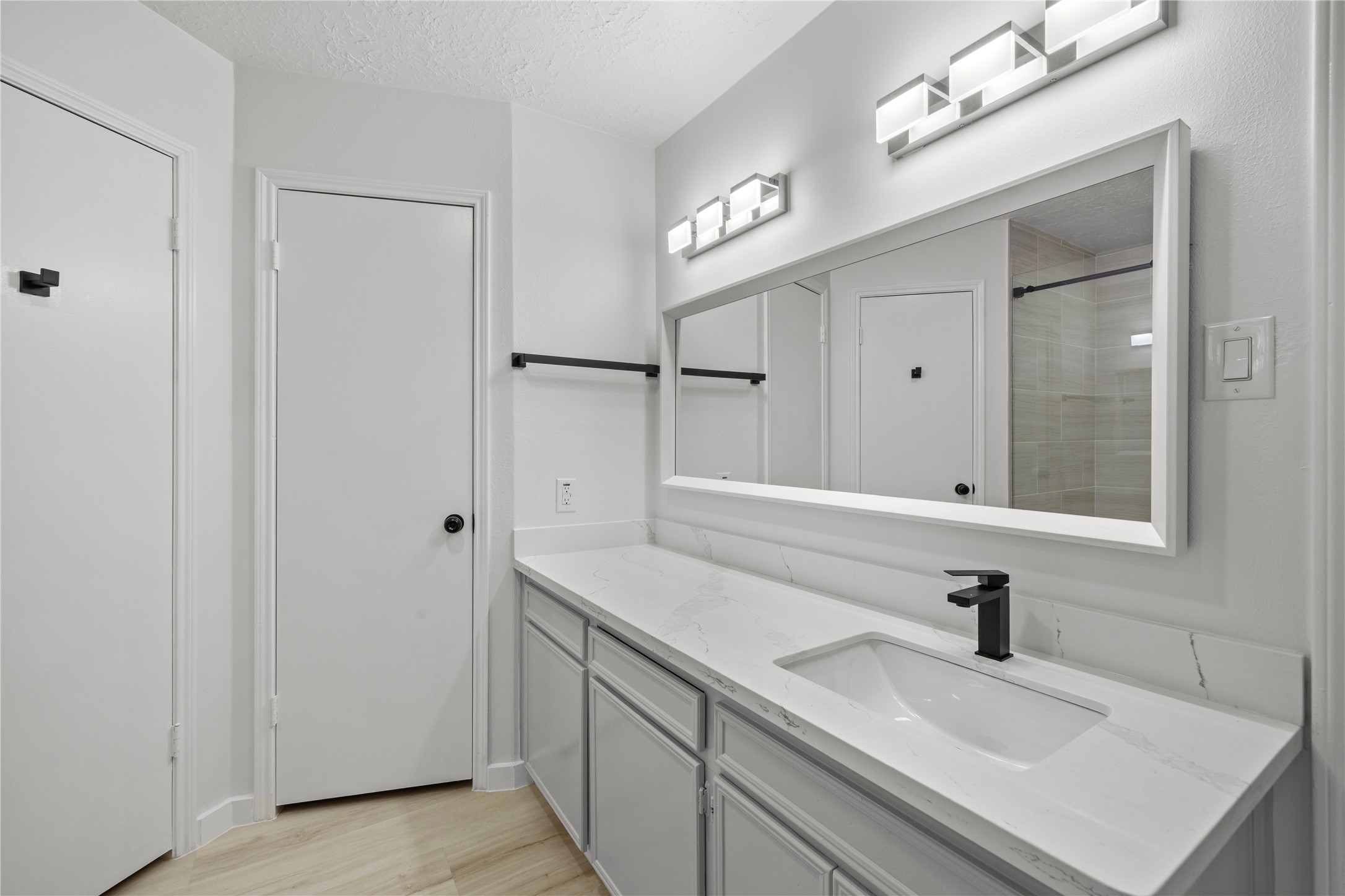 2326 Ashmont Drive Property Photo 24