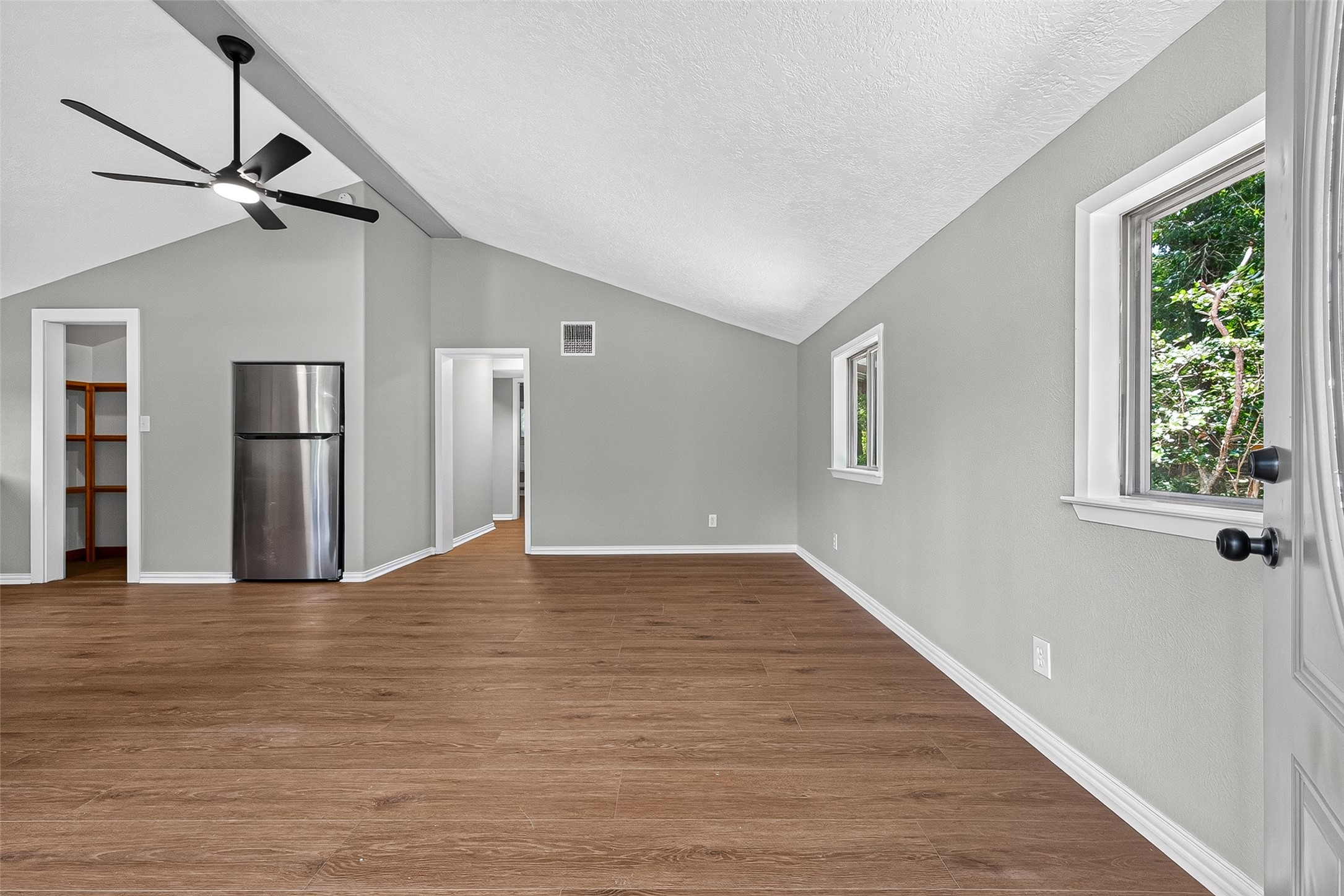 5693 Cessna Drive Property Photo 8