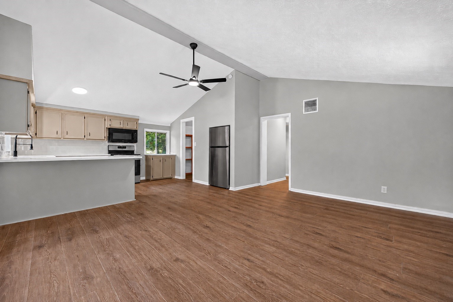 5693 Cessna Drive Property Photo 9