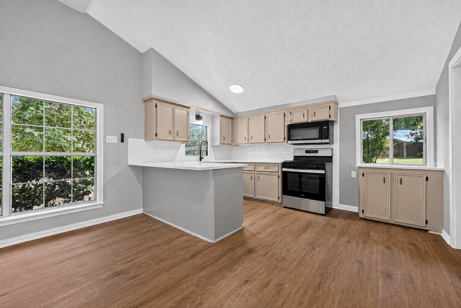 5693 Cessna Drive Property Photo 10