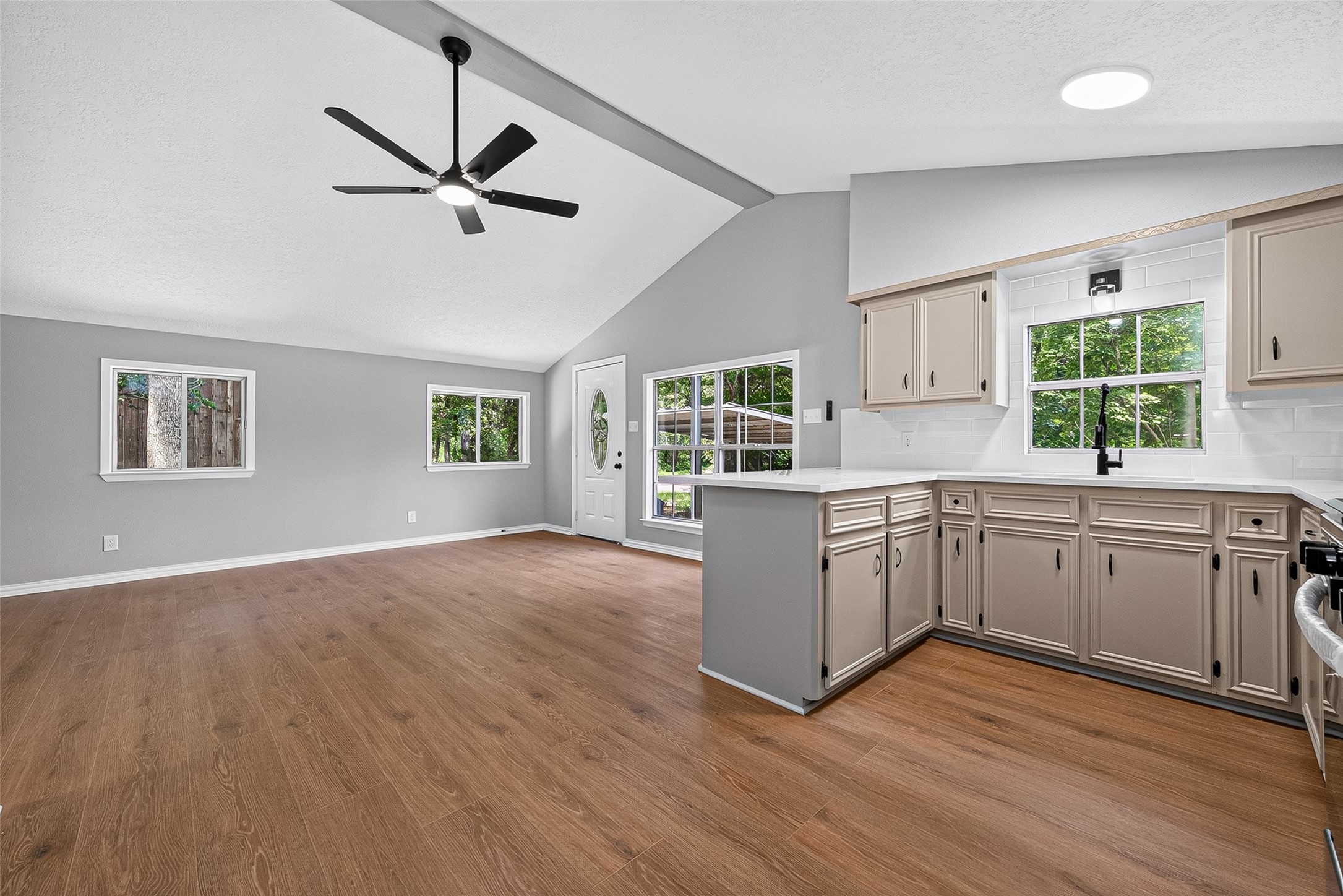 5693 Cessna Drive Property Photo 12