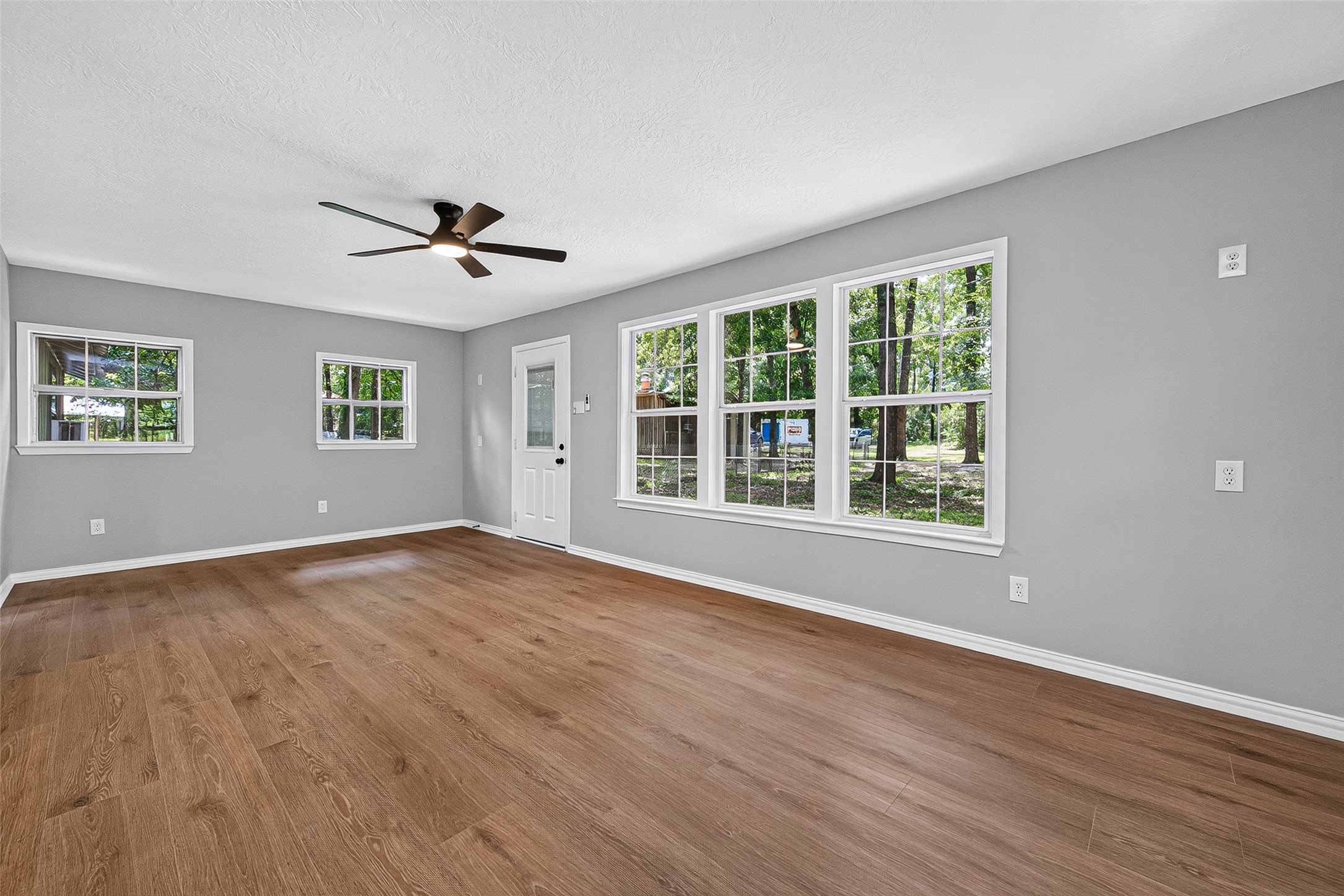 5693 Cessna Drive Property Photo 16