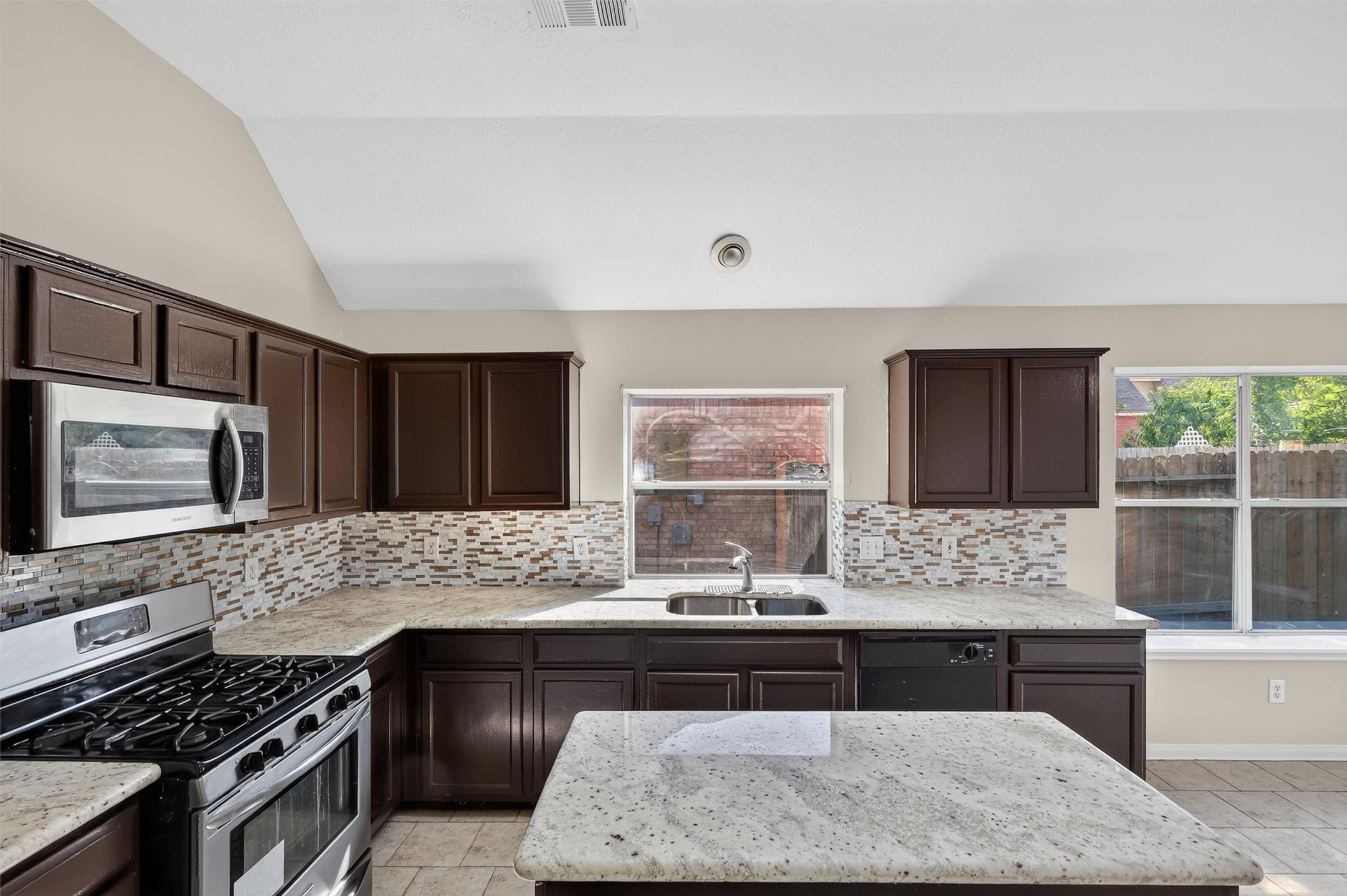 15627 Rosewood Hill Court Property Photo 16